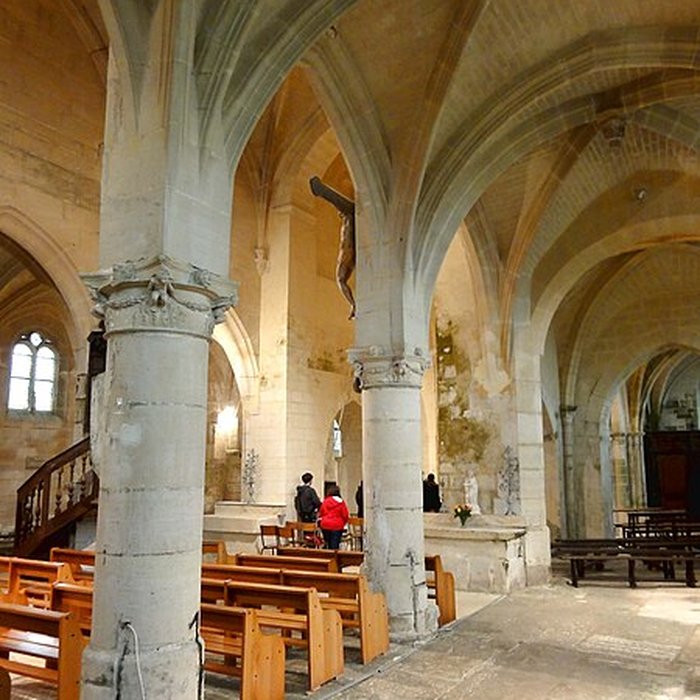 Photo de Église Saint-Quentin de Nucourt et croix