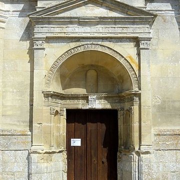 Église Saint-Quentin de Nucourt et croix