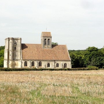 Église Saint-Quentin de Nucourt et croix