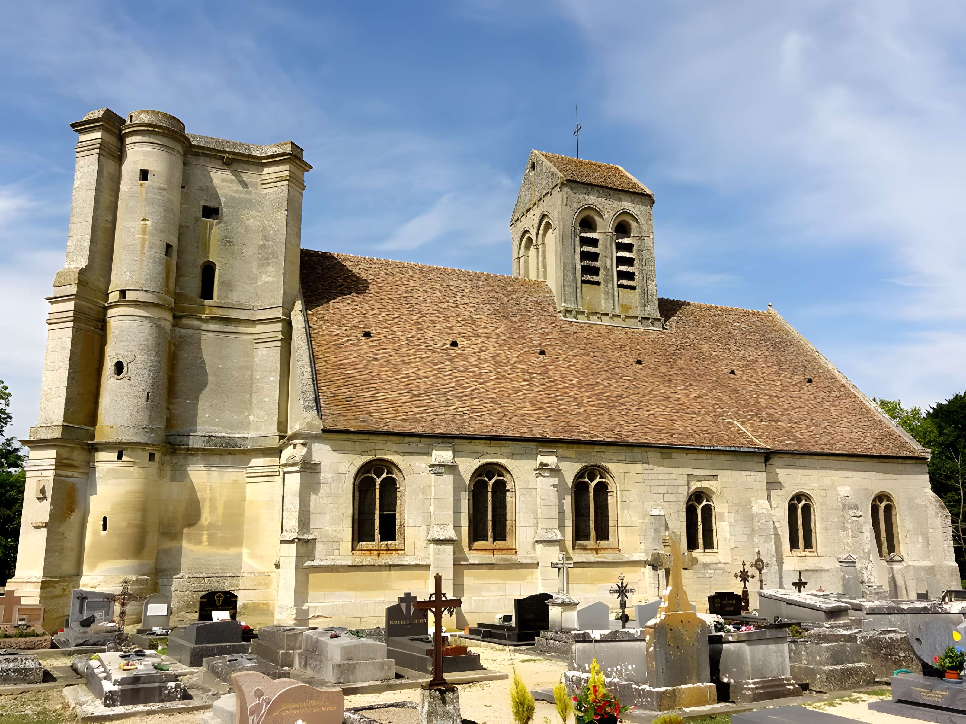 Église Saint-Quentin de Nucourt et croix