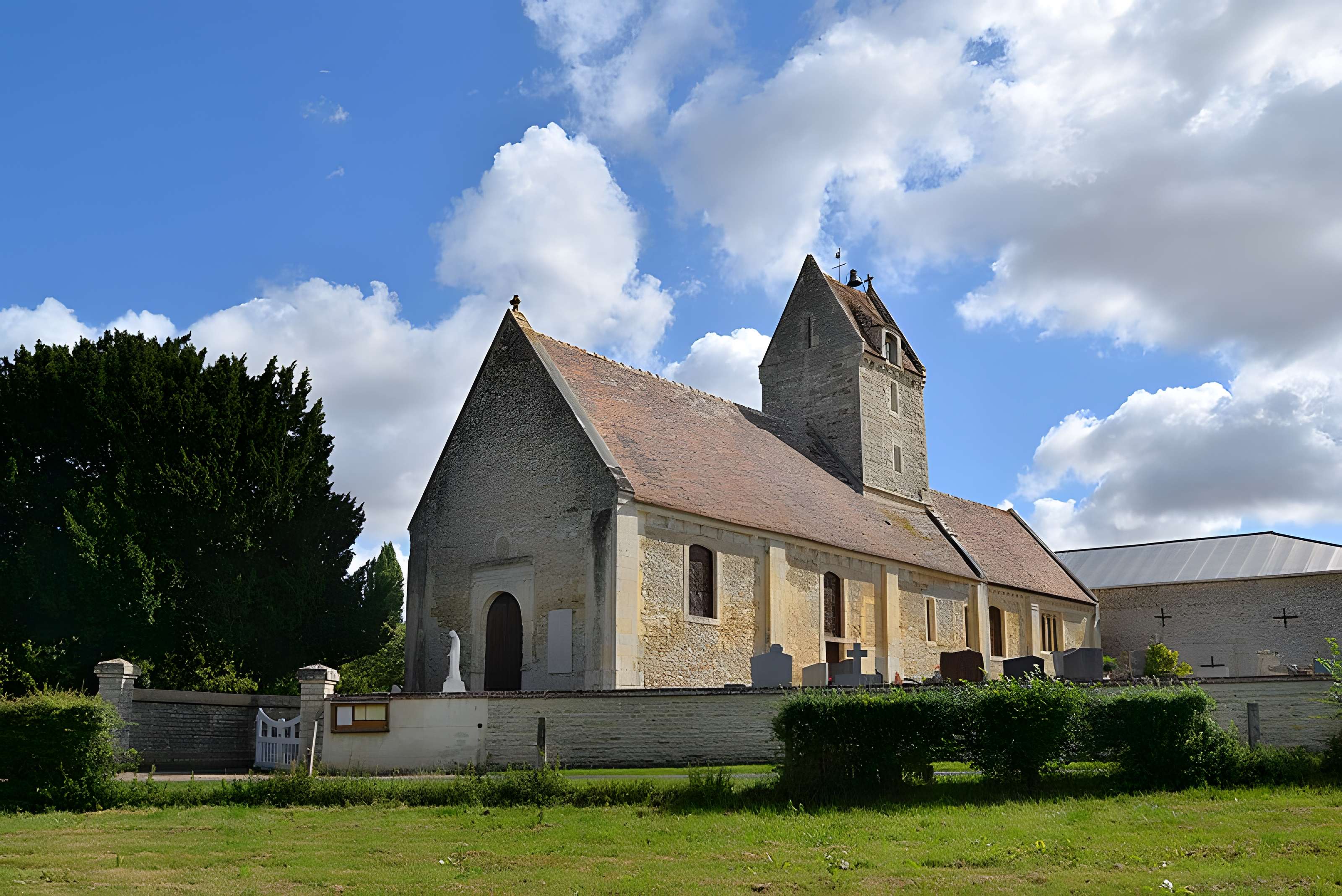 Église Saint-Quentin de Tassilly de Bons-Tassilly