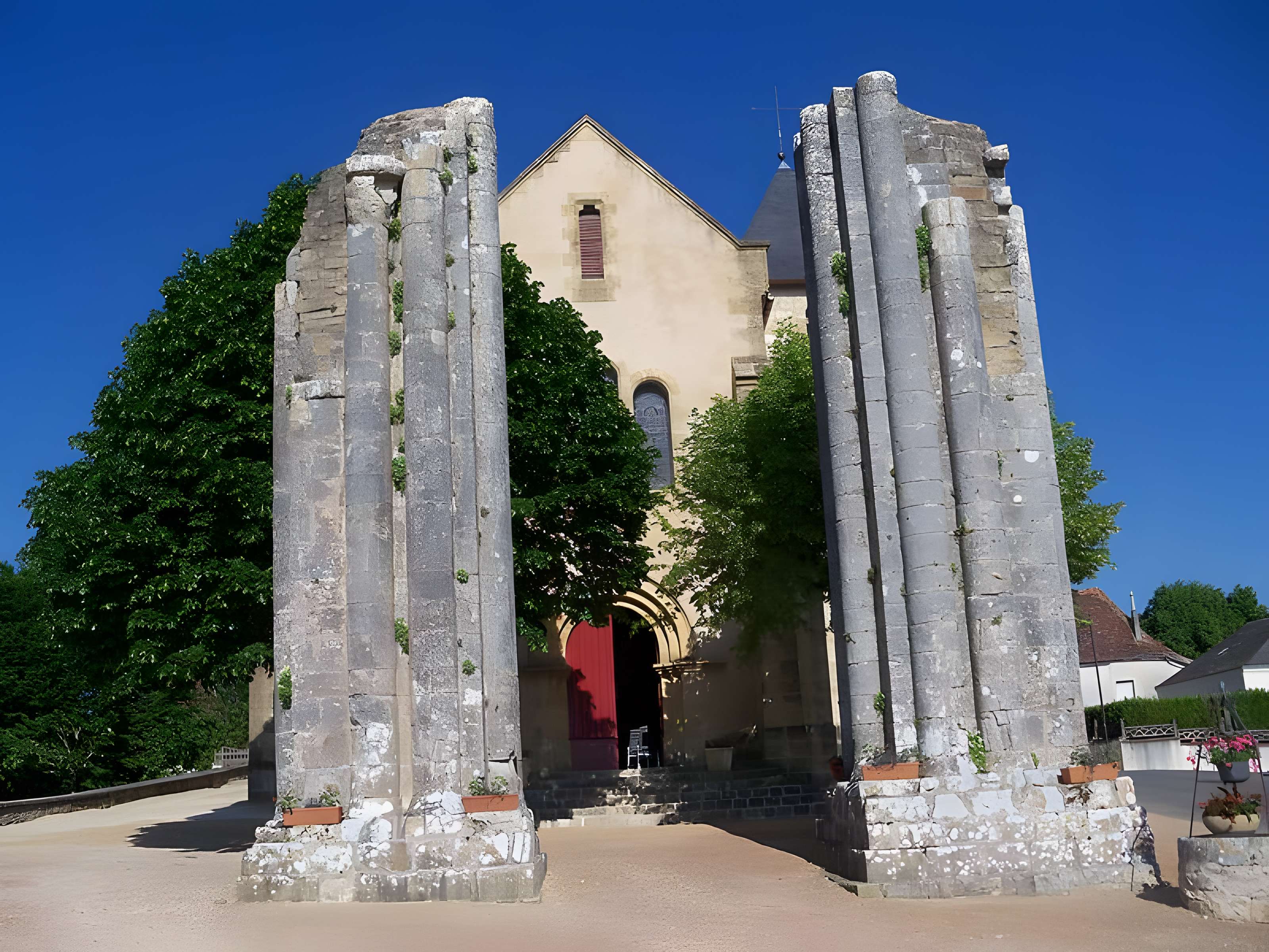 Église Saint-Raphaël de Saint-Raphaël en Dordogne