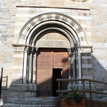 Cathédrale Notre-Dame dEmbrun