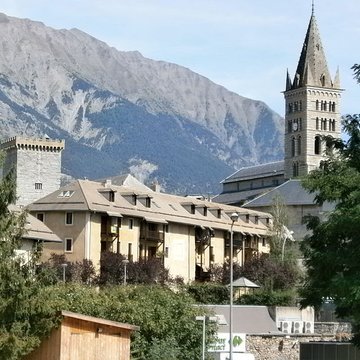 Cathédrale Notre-Dame dEmbrun