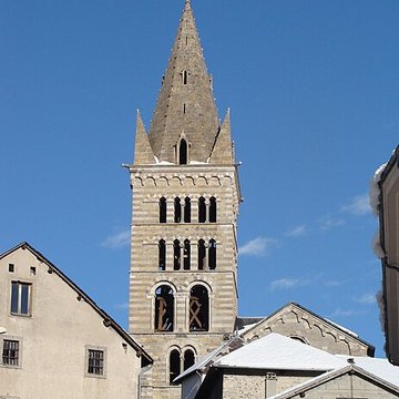 Cathédrale Notre-Dame dEmbrun