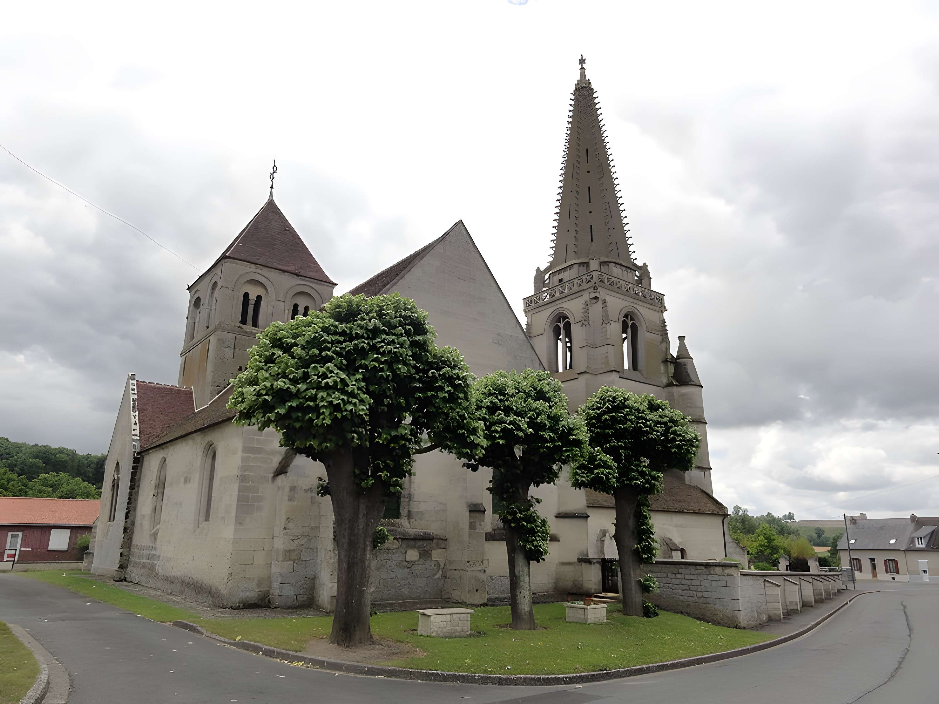 Église Saint-Rémi de Coucy-la-Ville 