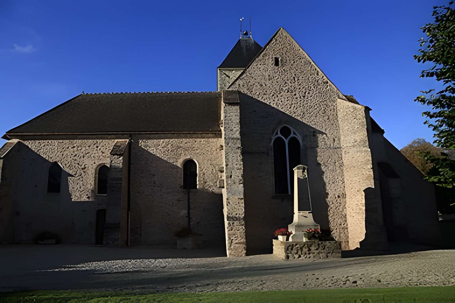 Église Saint-Rémy de Périgny-la-Rose 