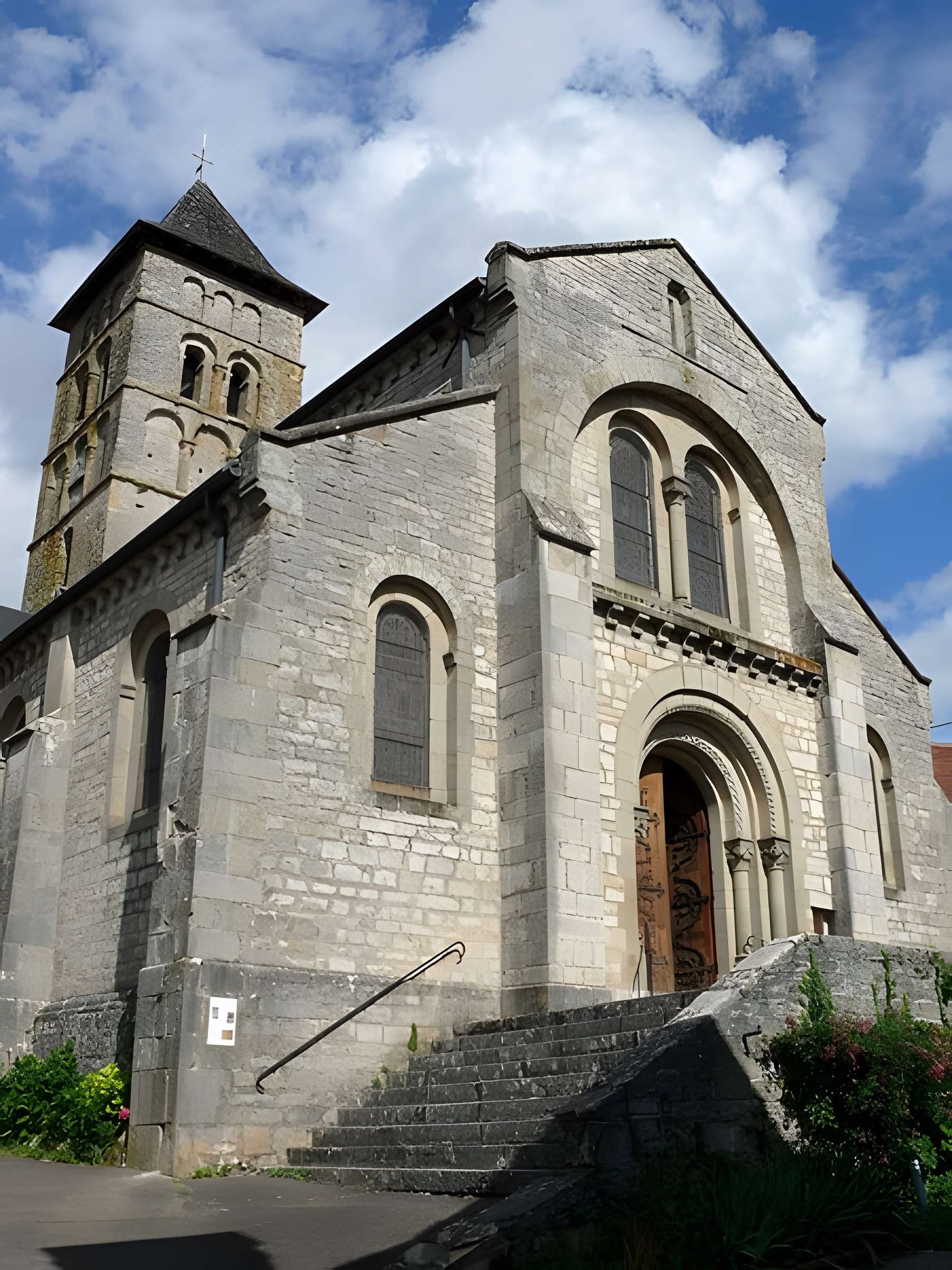 Église Saint-Rémy-et-Saint-Namphaise de Livernon
