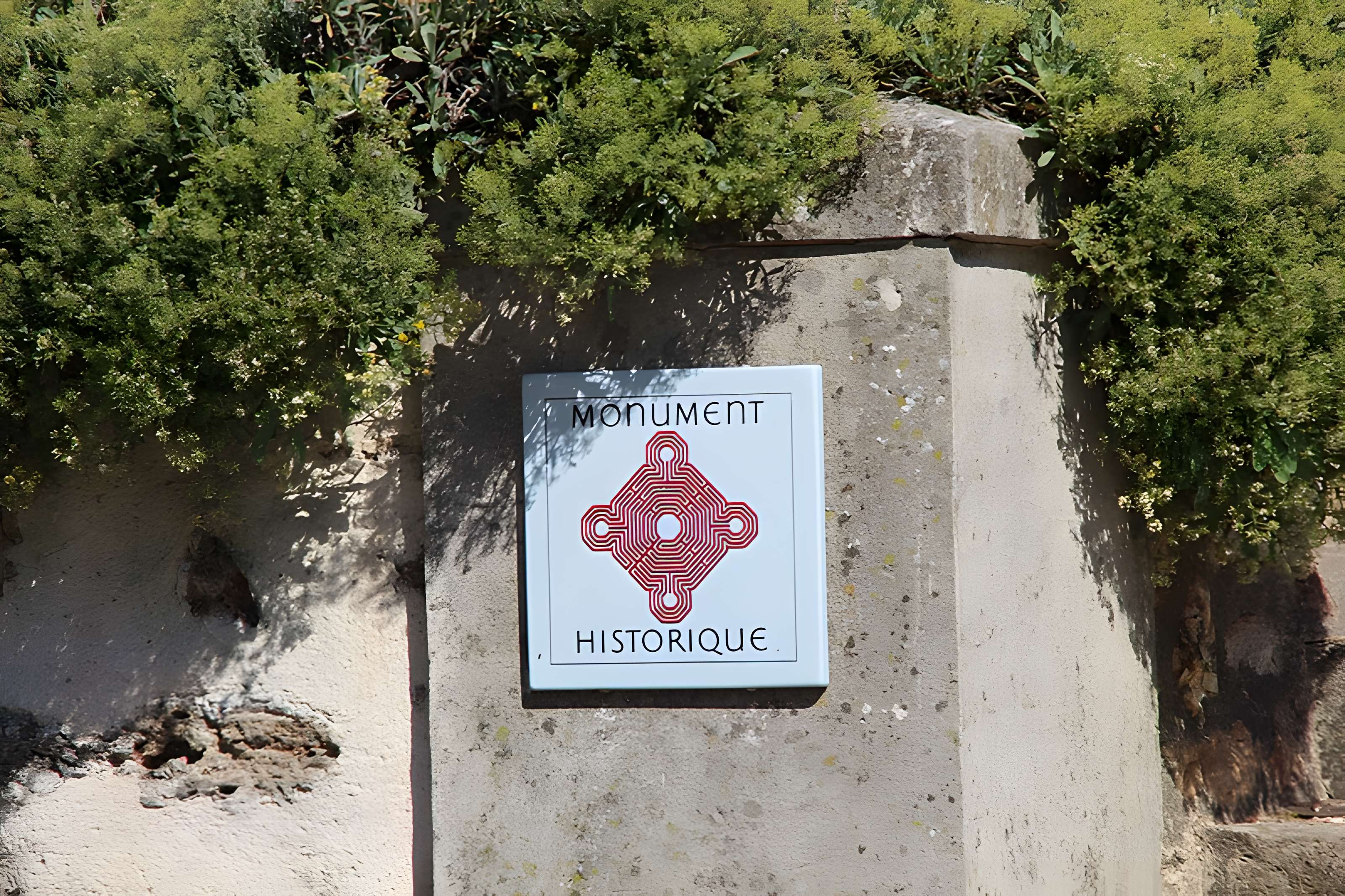 Église Saint-Rigomer-et-Sainte-Ténestine de Vauhallan