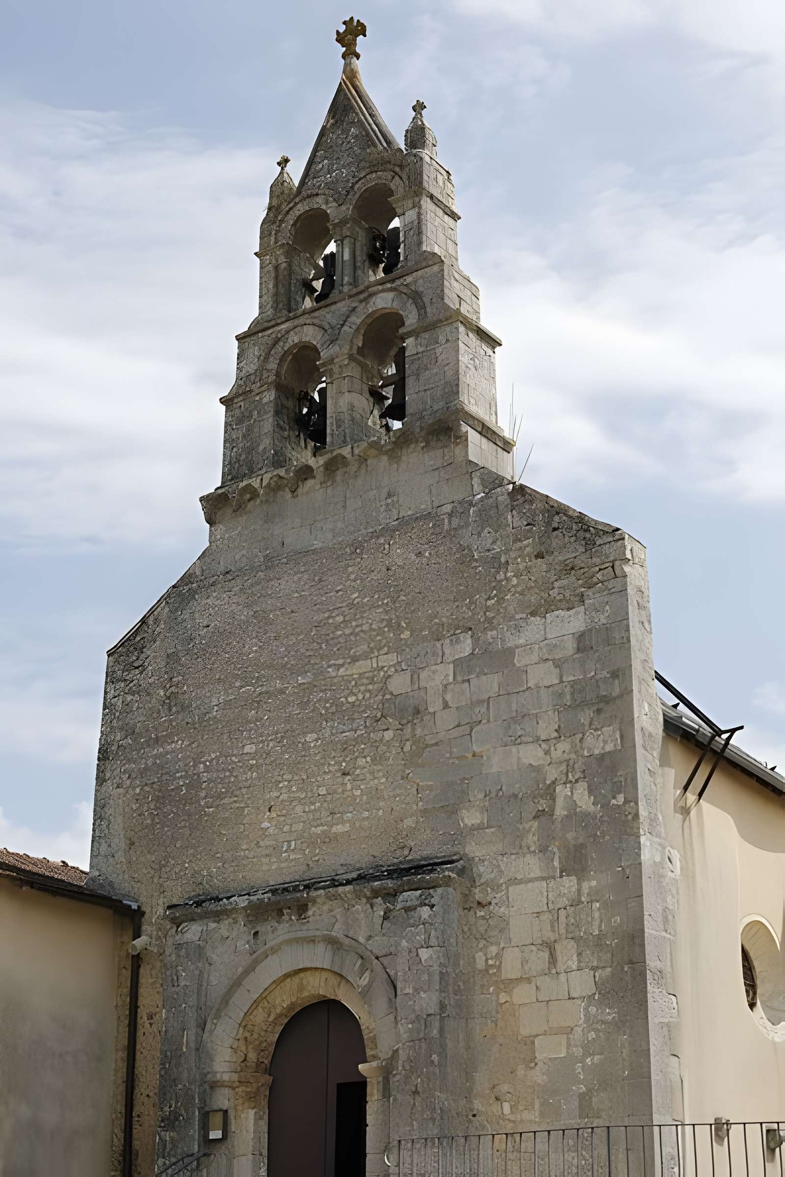 Église Saint-Romain de Mazerolles 