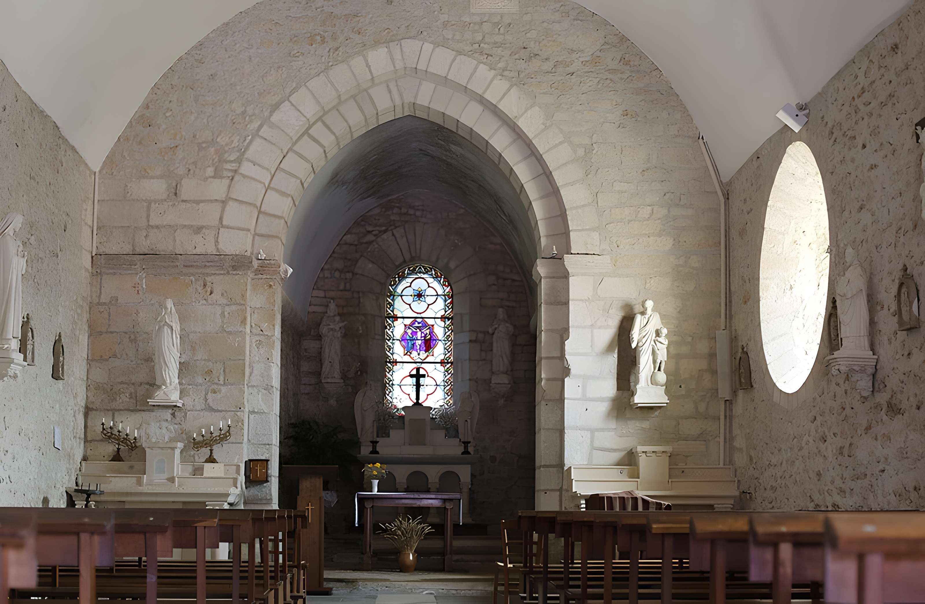 Église Saint-Romain de Mazerolles