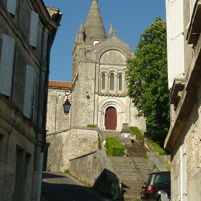 Photo de Église Saint-Romain de Villebois-Lavalette