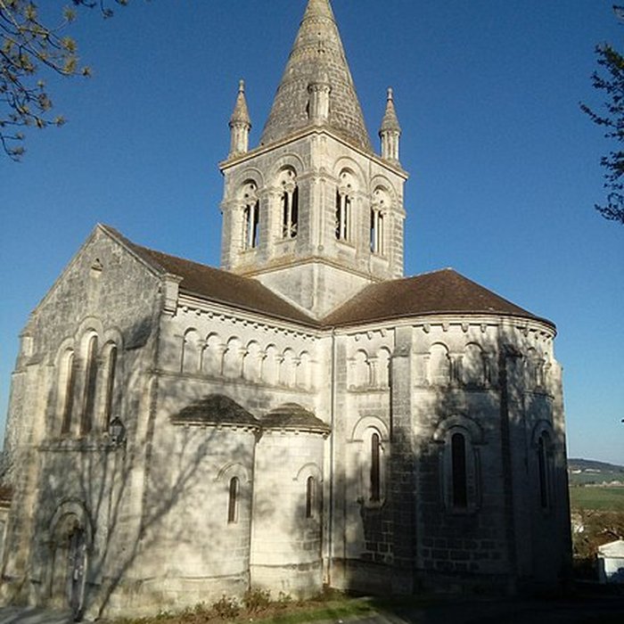 Photo de Église Saint-Romain de Villebois-Lavalette
