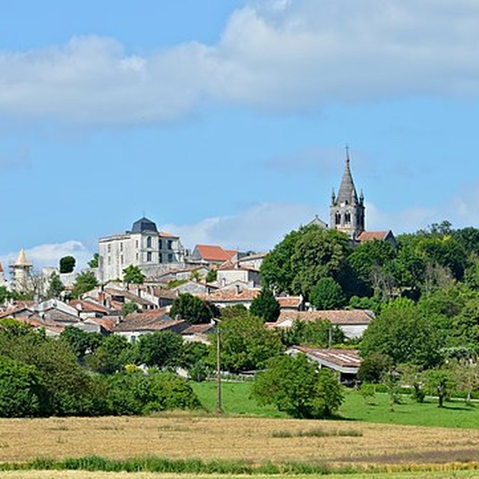 Photo de Église Saint-Romain de Villebois-Lavalette