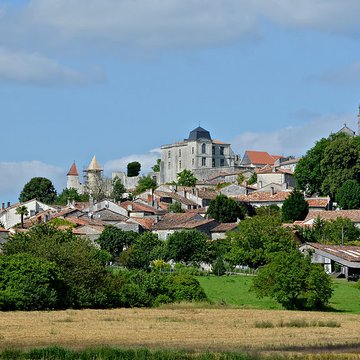 Église Saint-Romain de Villebois-Lavalette