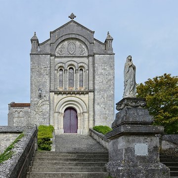 Église Saint-Romain de Villebois-Lavalette