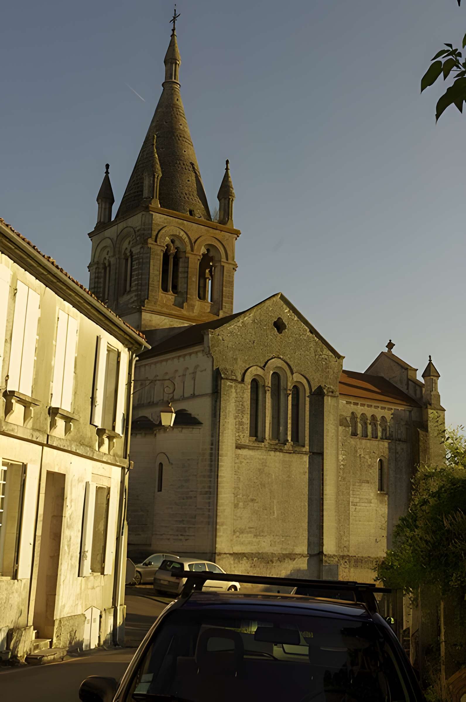 Église Saint-Romain de Villebois-Lavalette