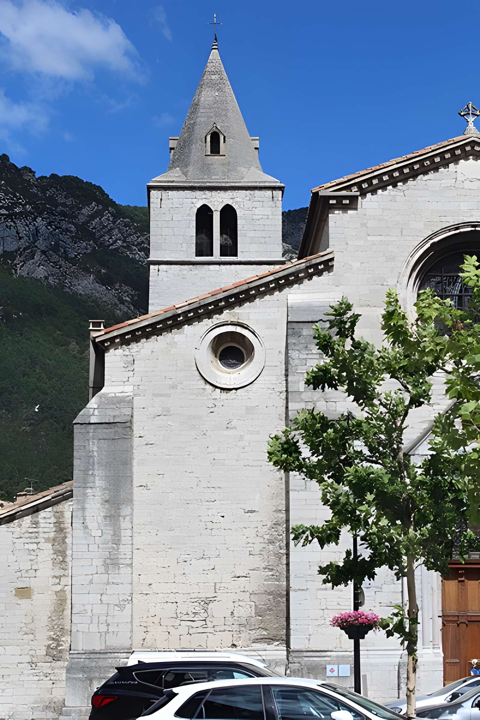 Cathédrale Notre-Dame-des-Pommiers de Sisteron