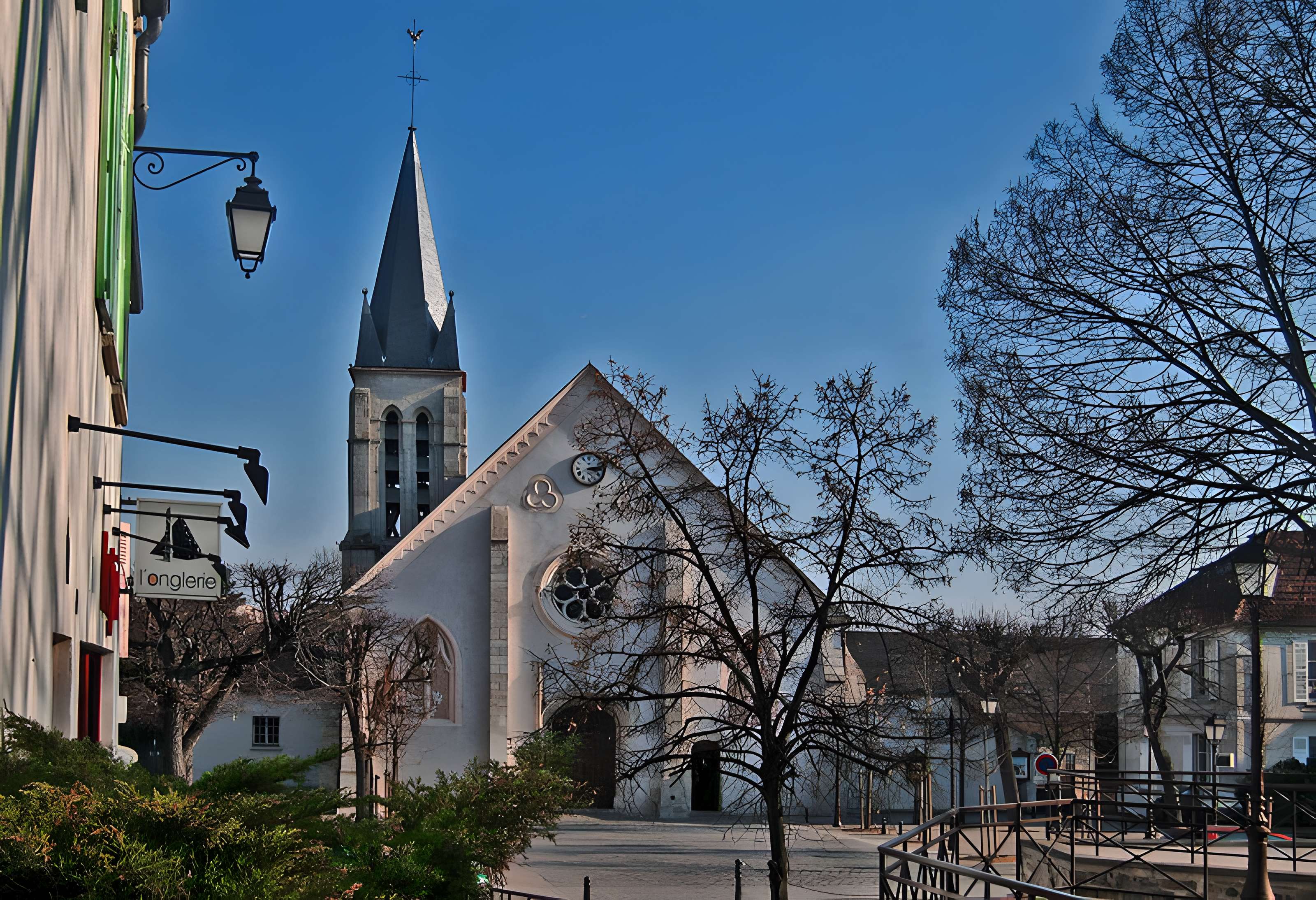 Église Saint-Saturnin d'Antony