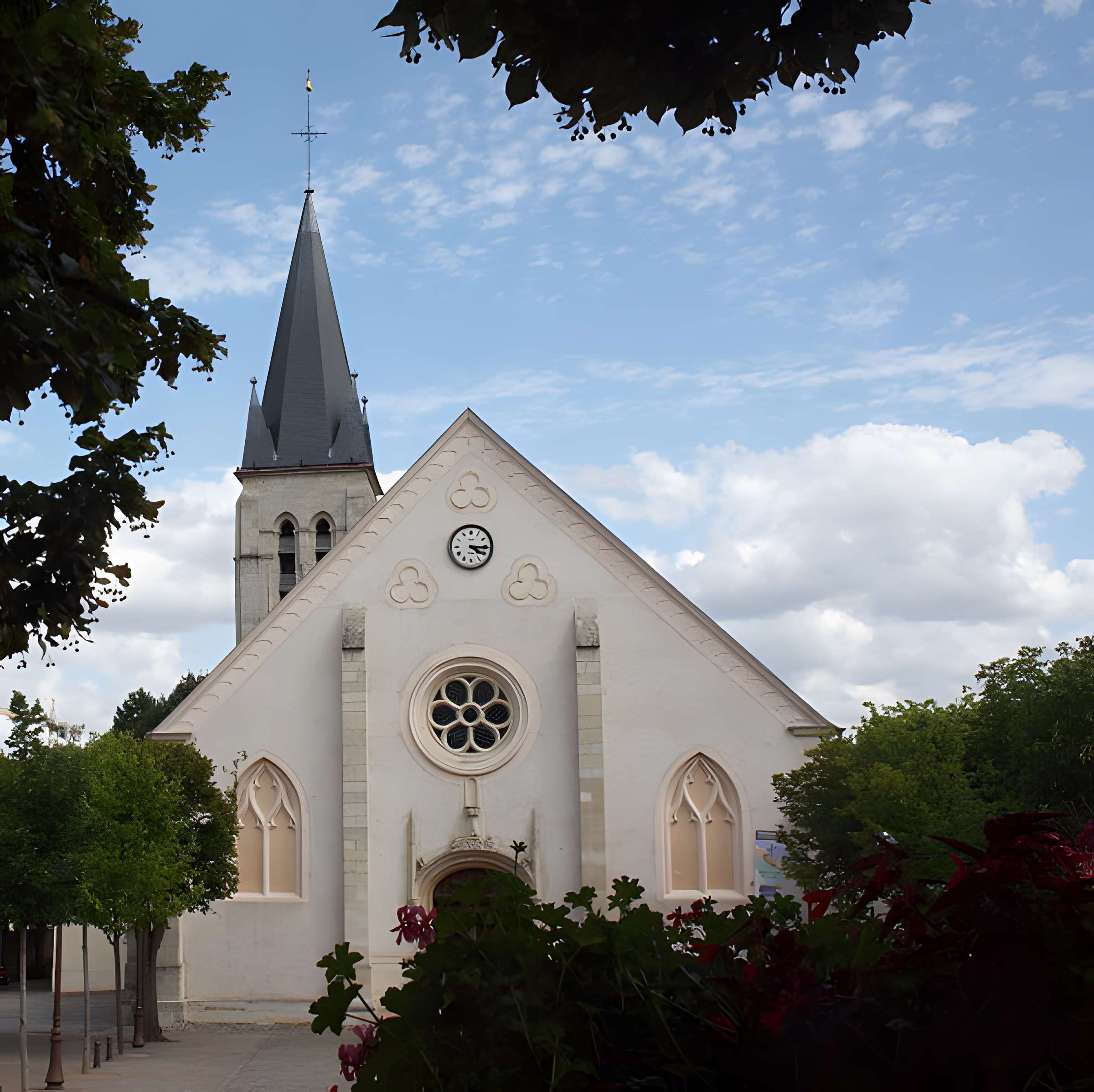 Église Saint-Saturnin d'Antony