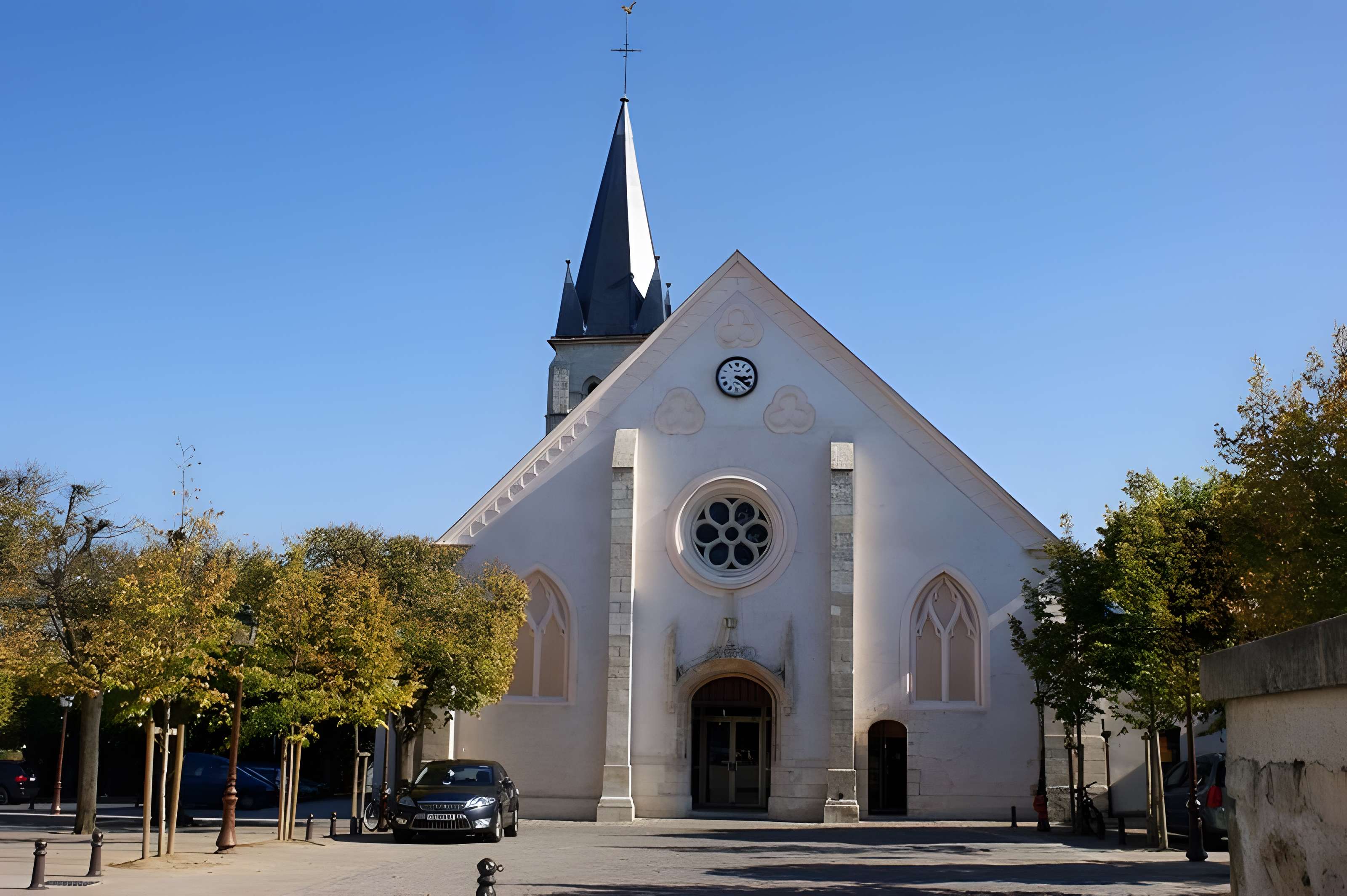 Église Saint-Saturnin d'Antony