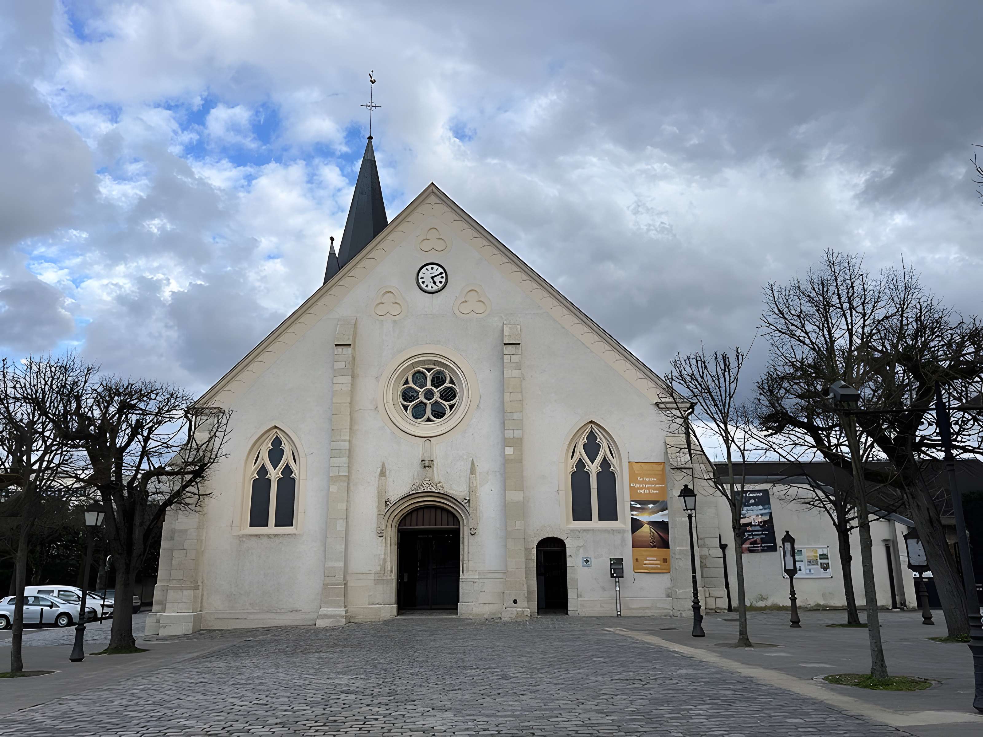 Église Saint-Saturnin d'Antony
