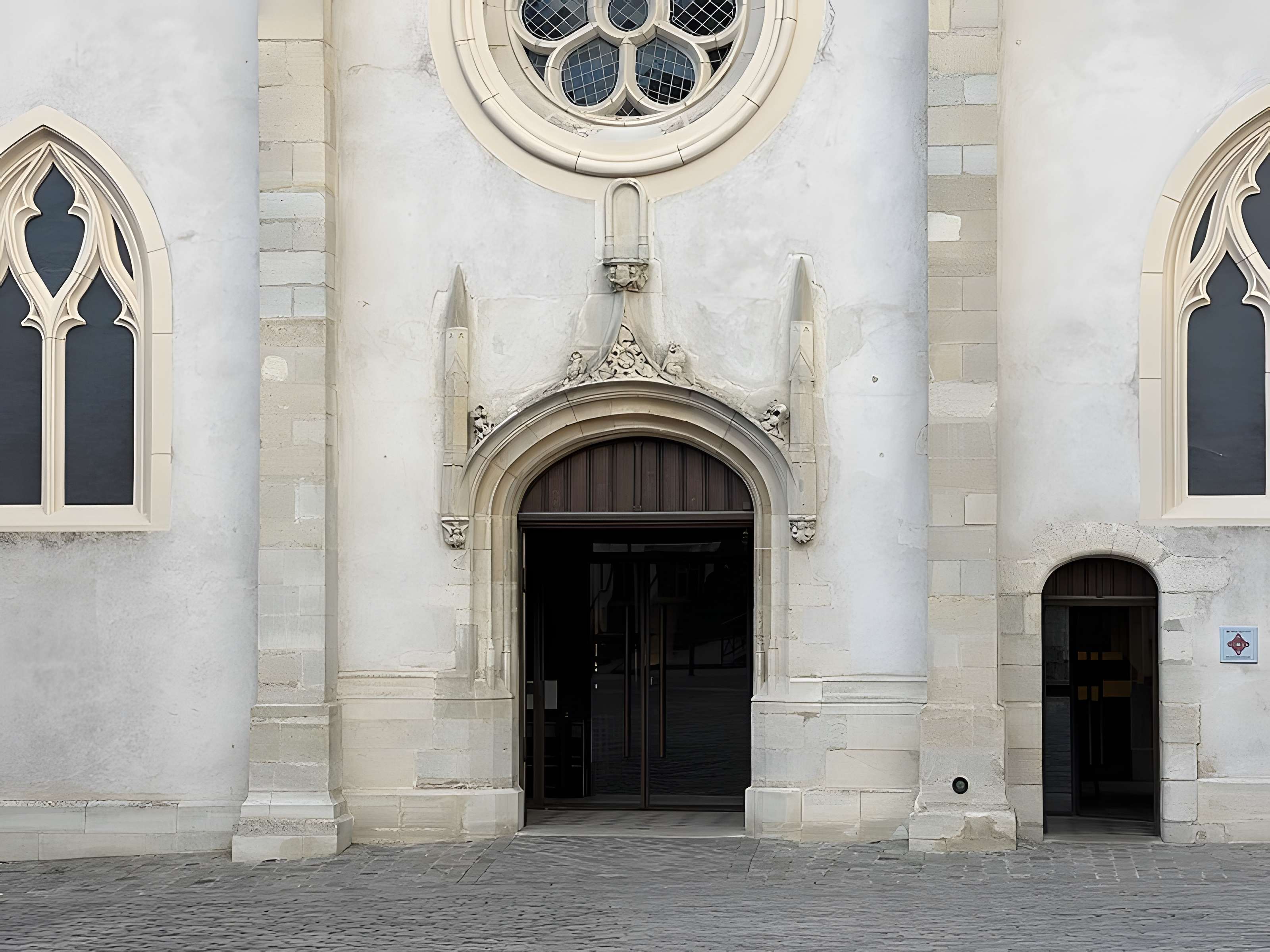 Église Saint-Saturnin d'Antony