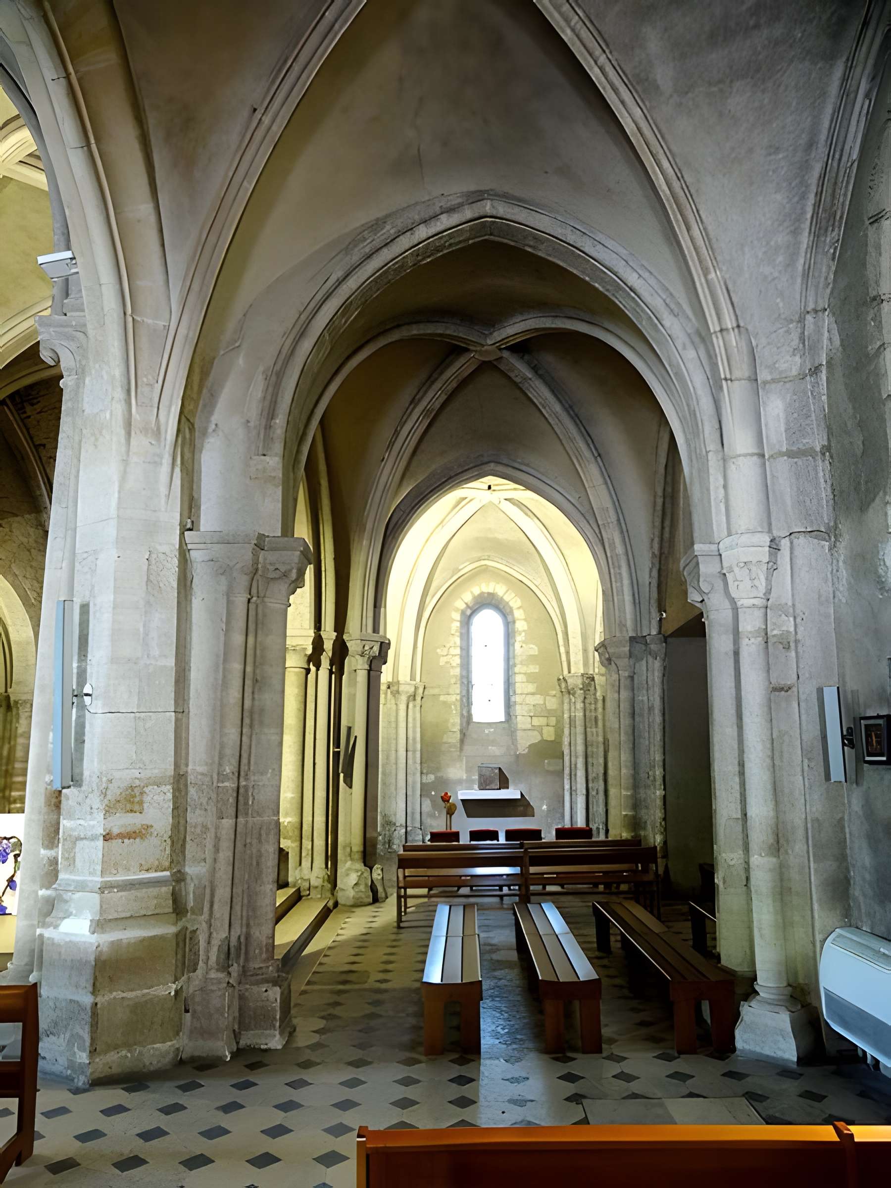 Église Saint-Saturnin d'Antony