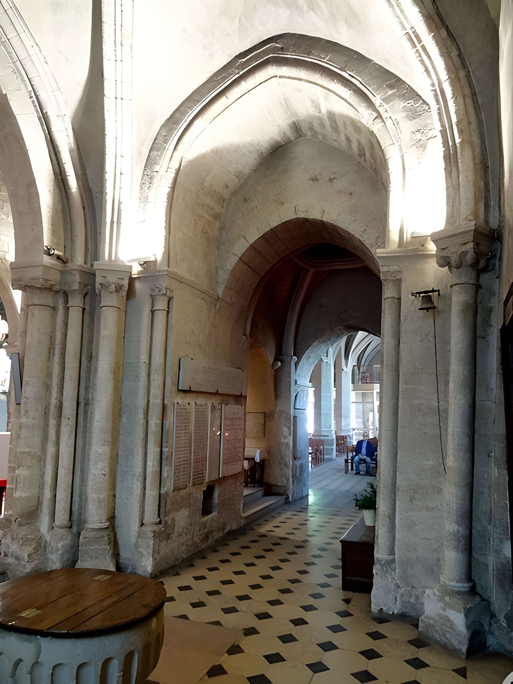 Église Saint-Saturnin d'Antony