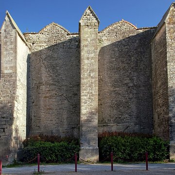 Église Saint-Saturnin de Calvisson