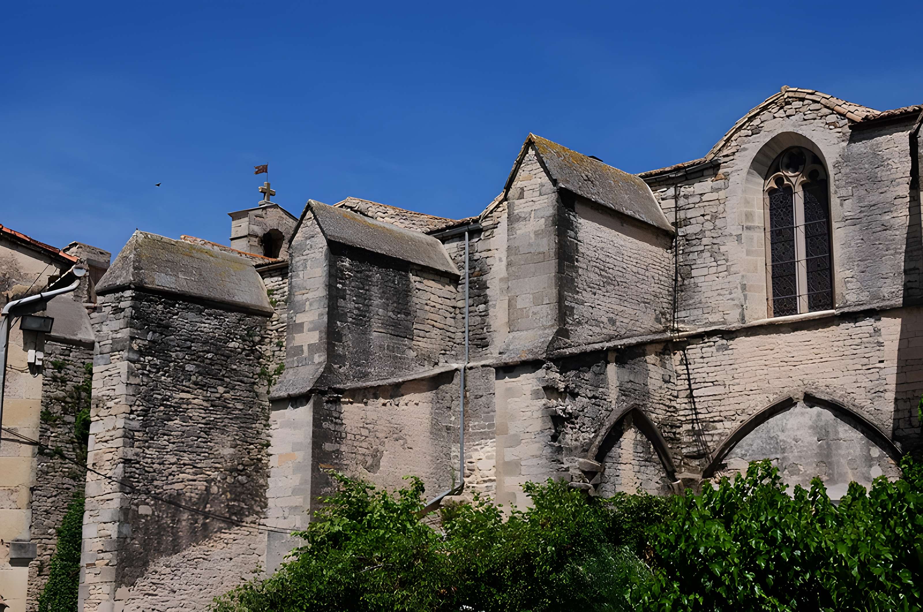 Église Saint-Saturnin de Calvisson