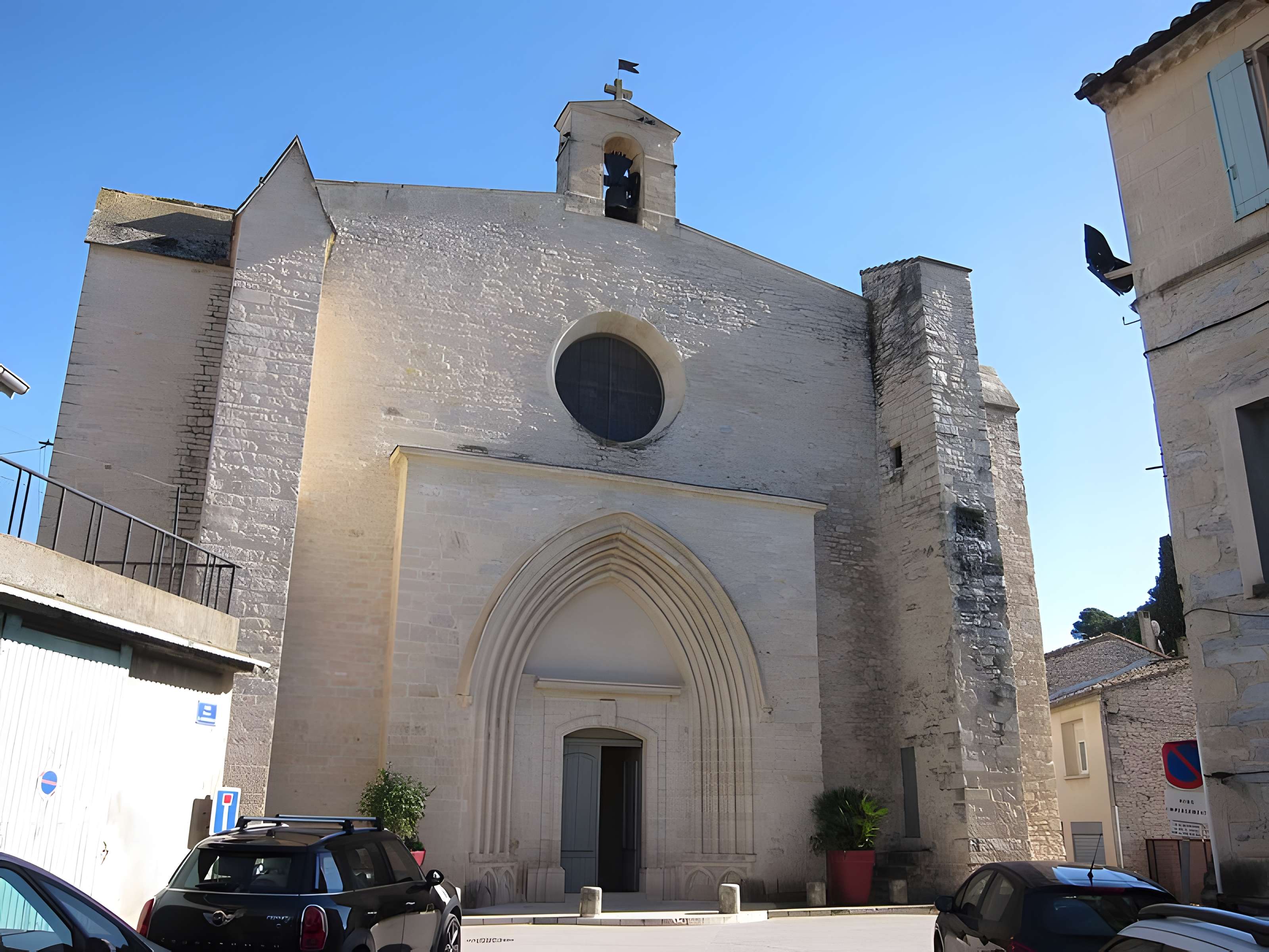 Église Saint-Saturnin de Calvisson