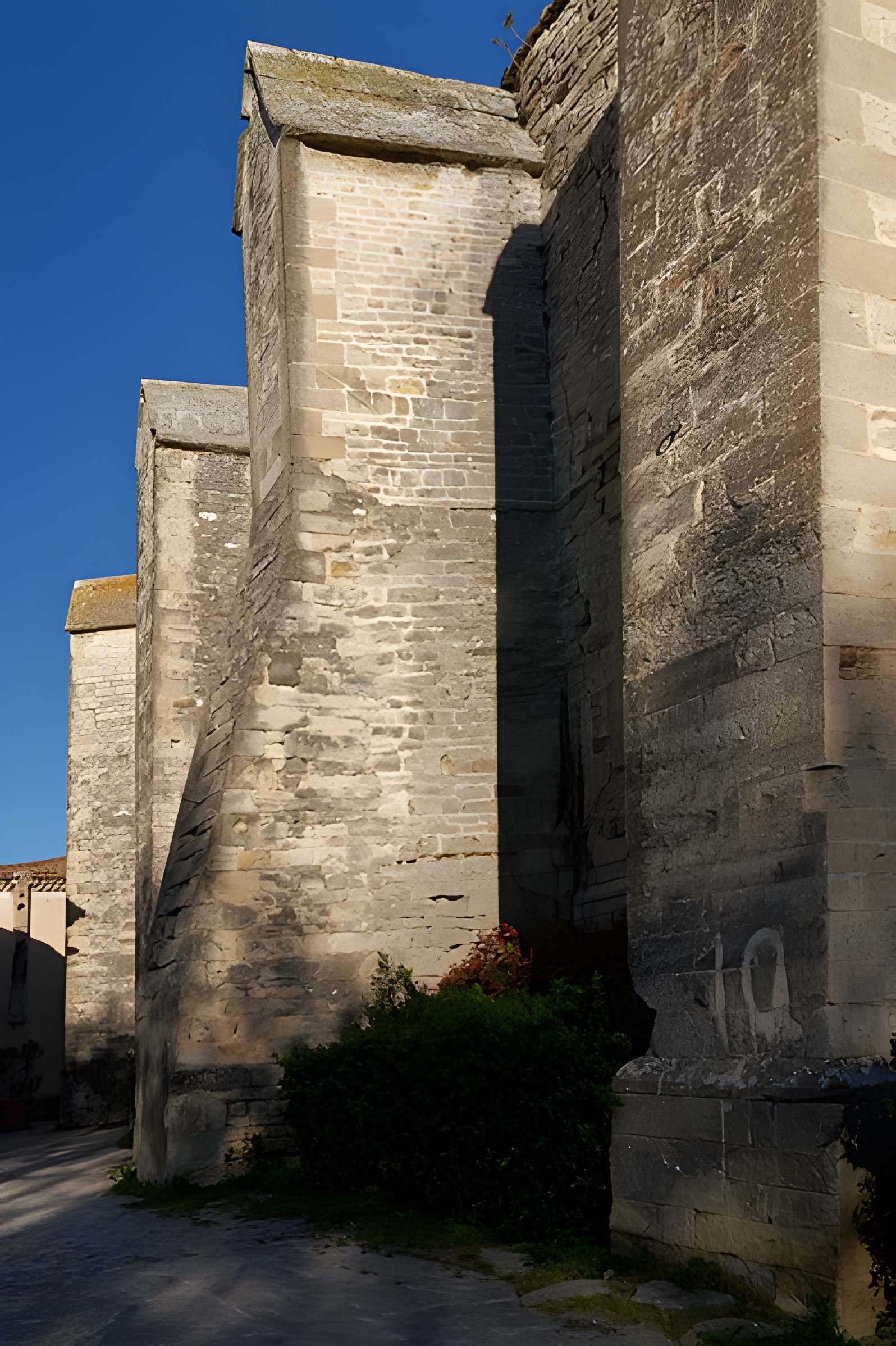 Église Saint-Saturnin de Calvisson