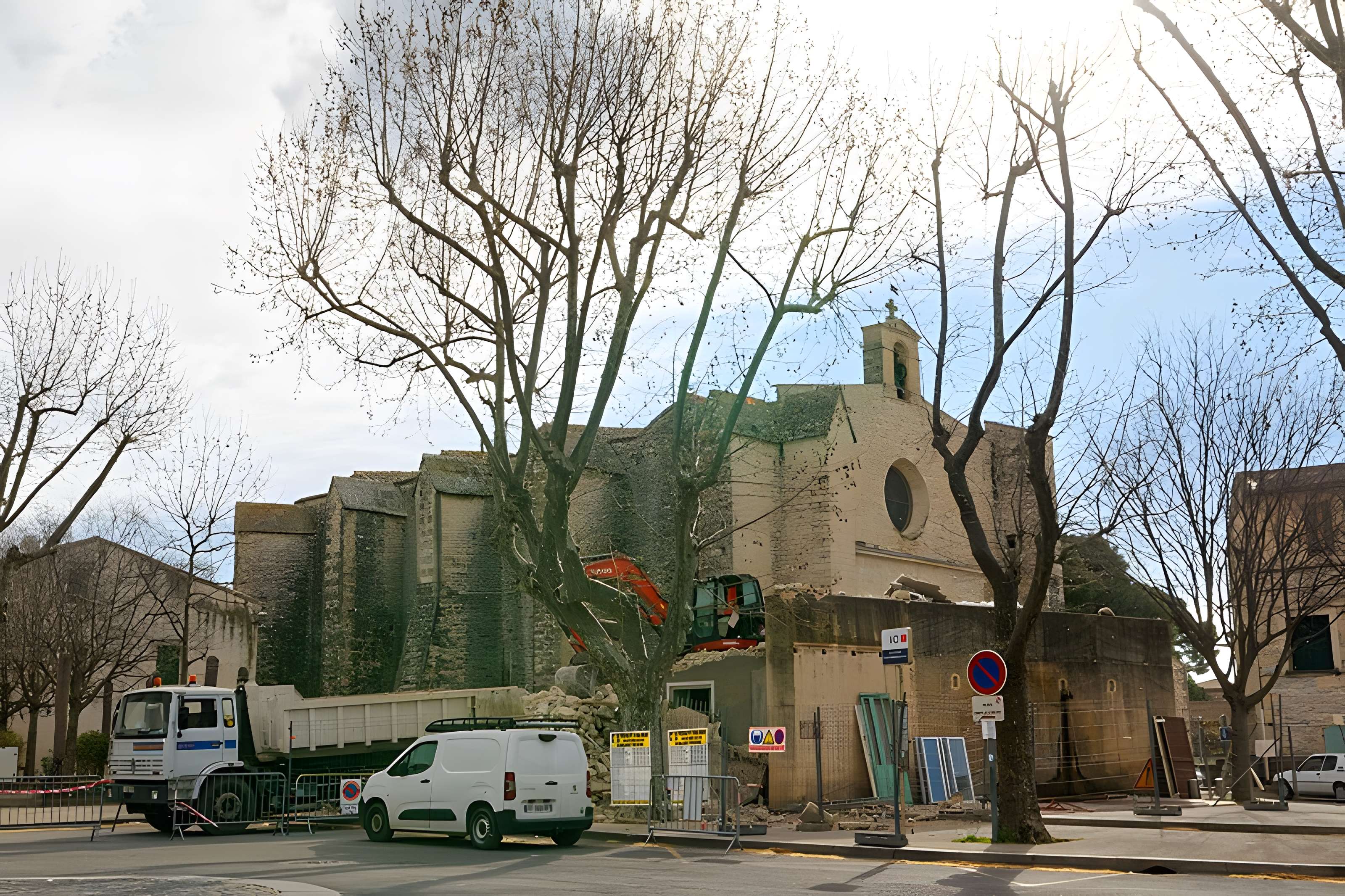 Église Saint-Saturnin de Calvisson