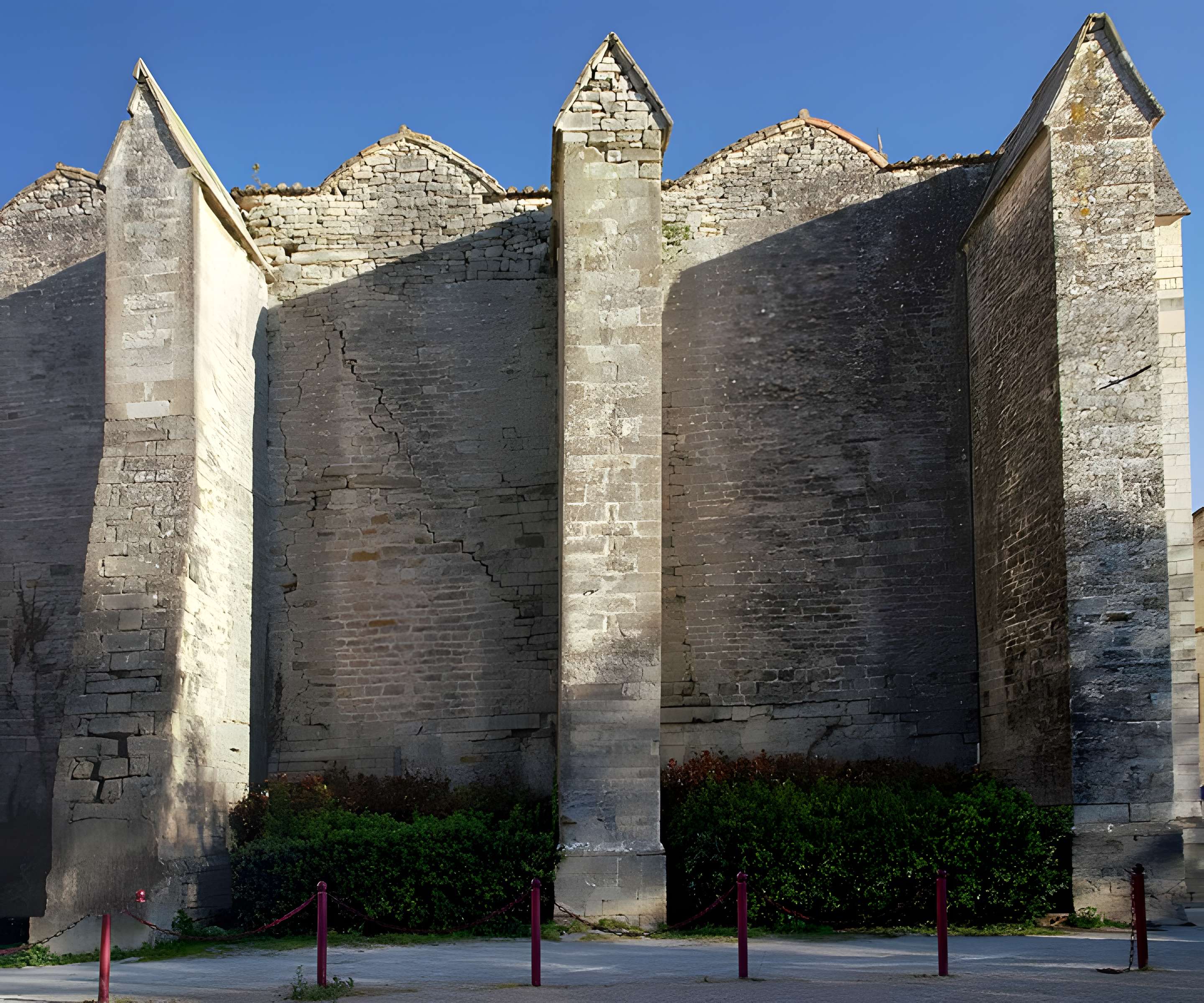 Église Saint-Saturnin de Calvisson