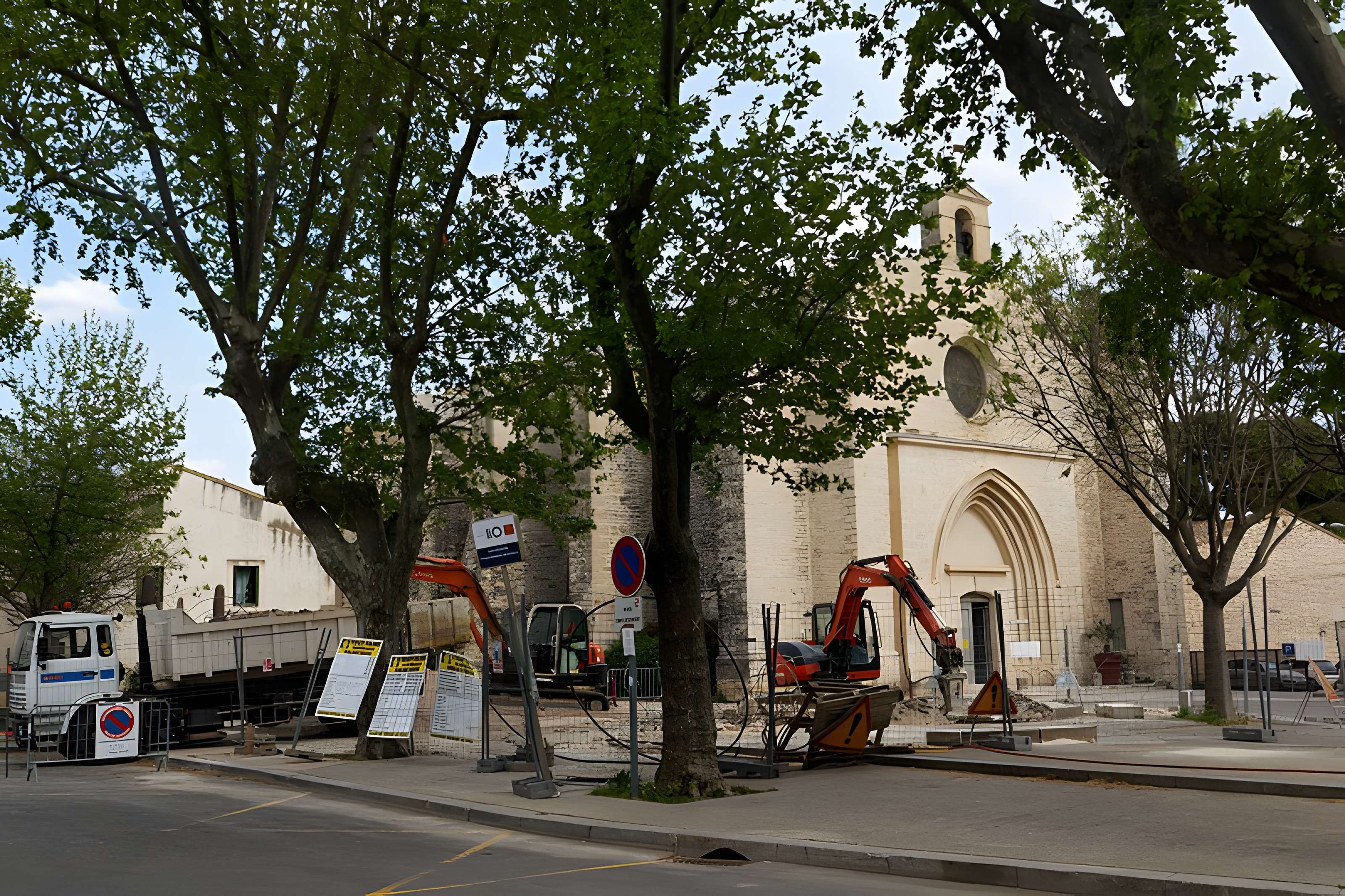Église Saint-Saturnin de Calvisson