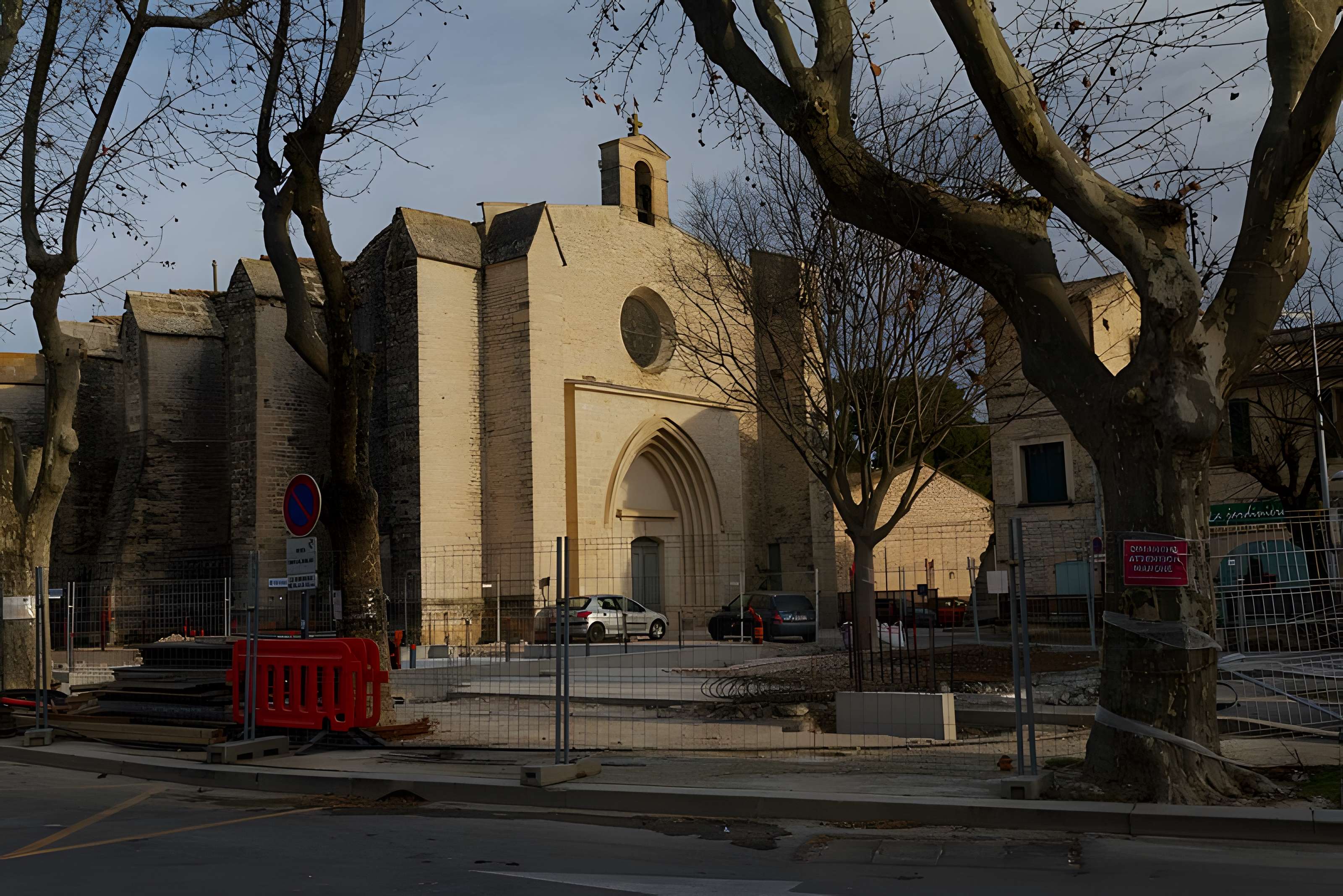 Église Saint-Saturnin de Calvisson