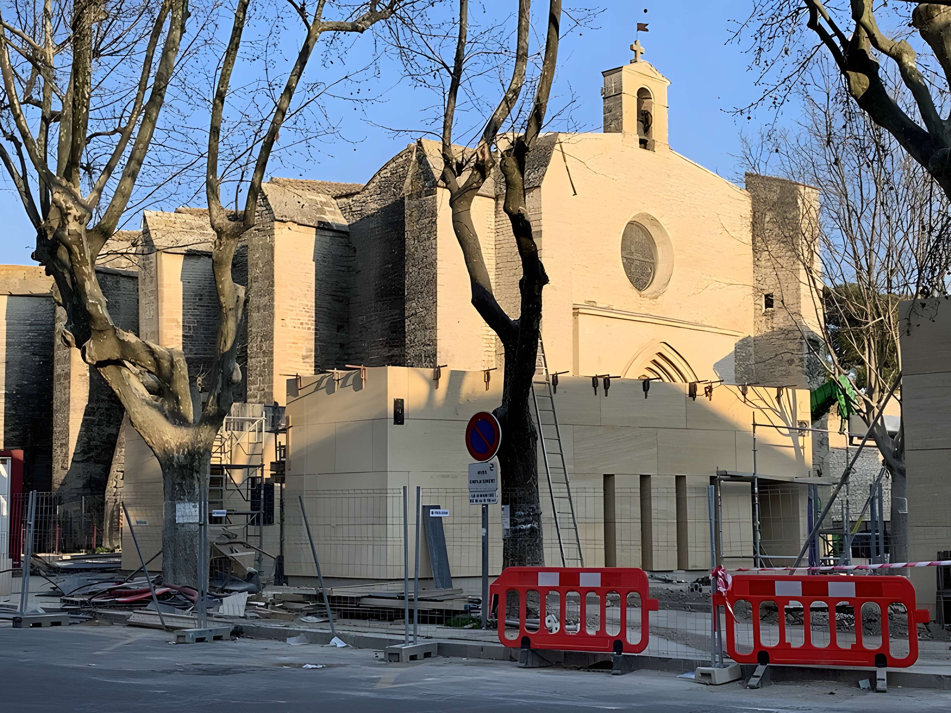 Église Saint-Saturnin de Calvisson