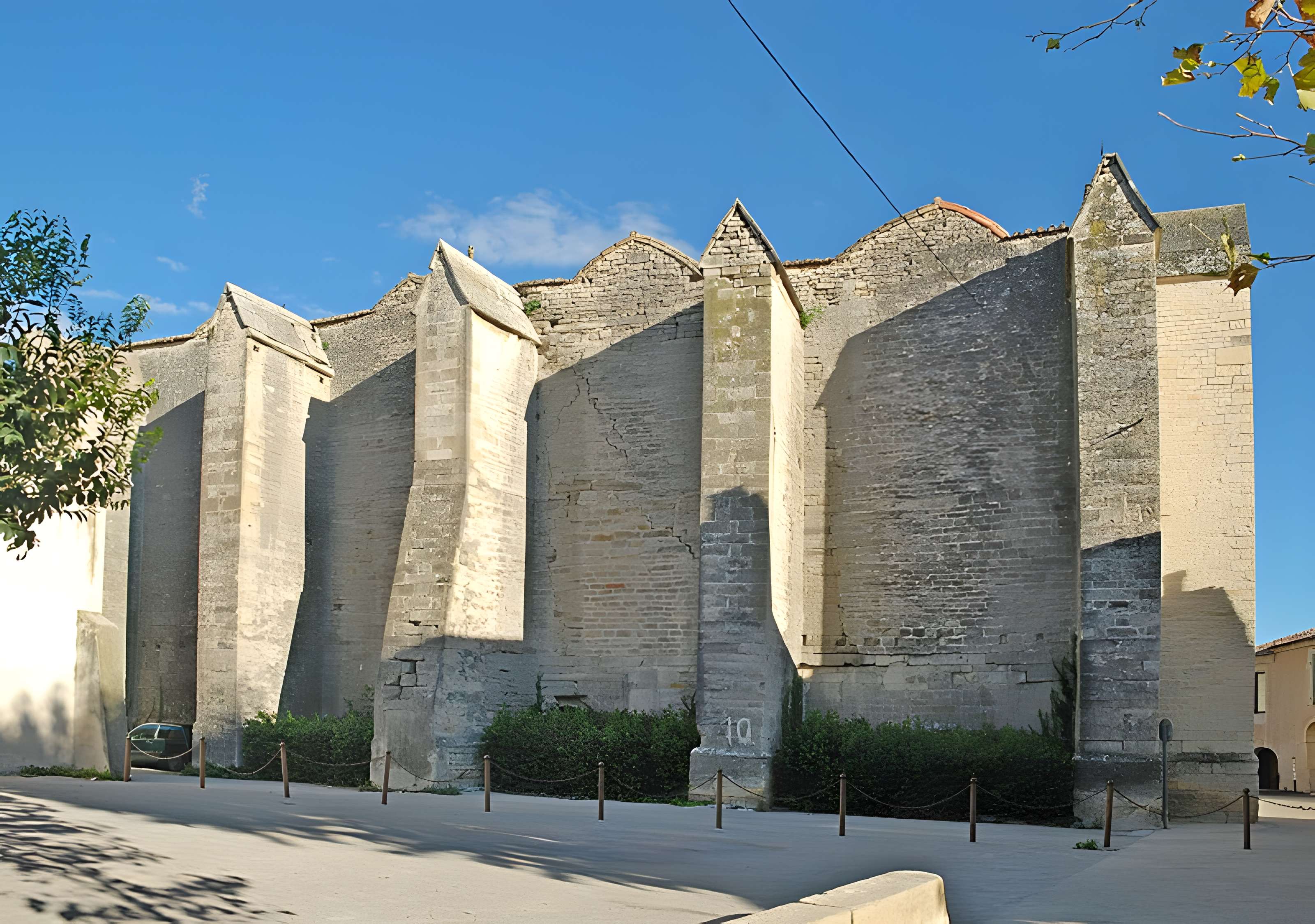 Église Saint-Saturnin de Calvisson