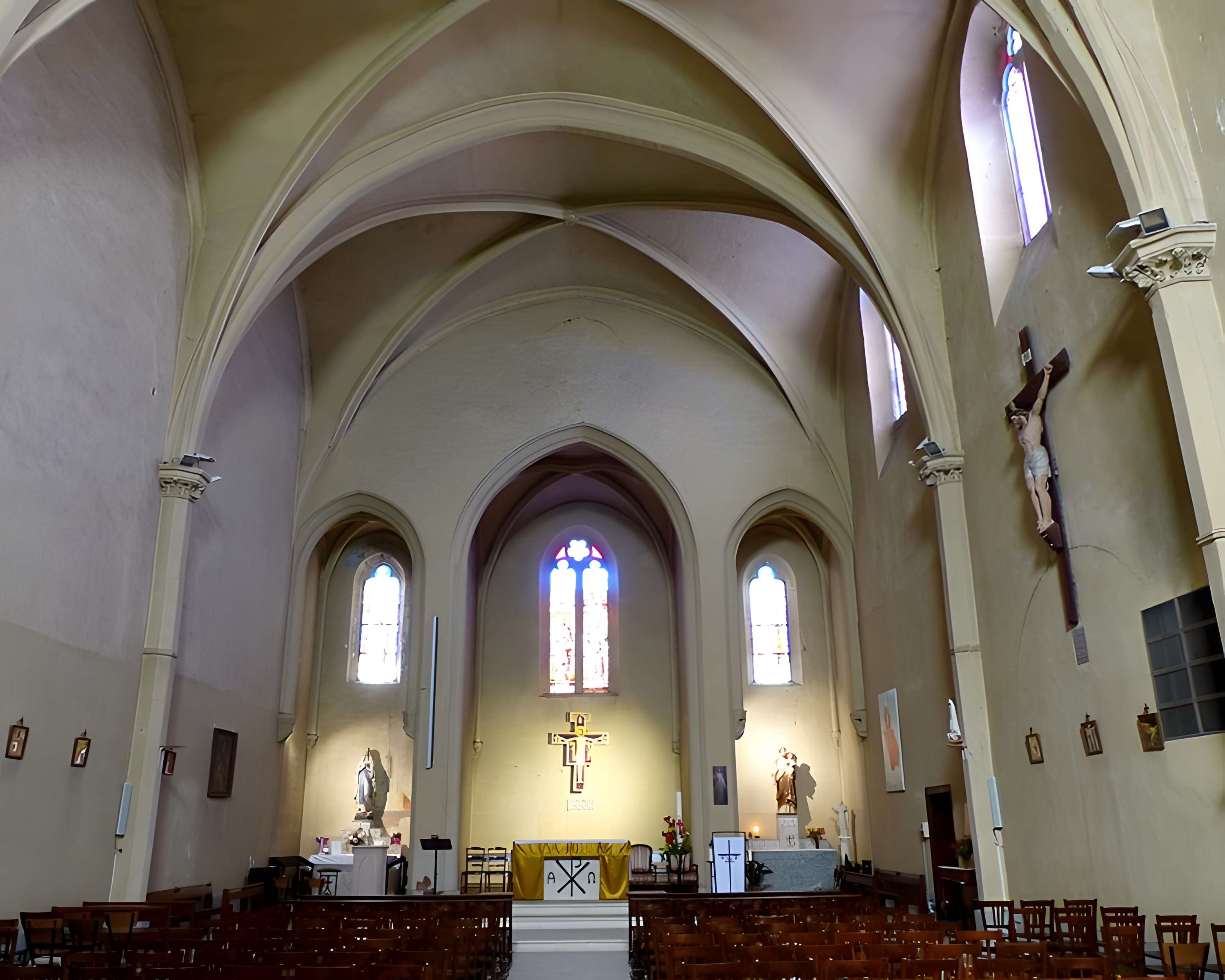 Église Saint-Saturnin de Calvisson