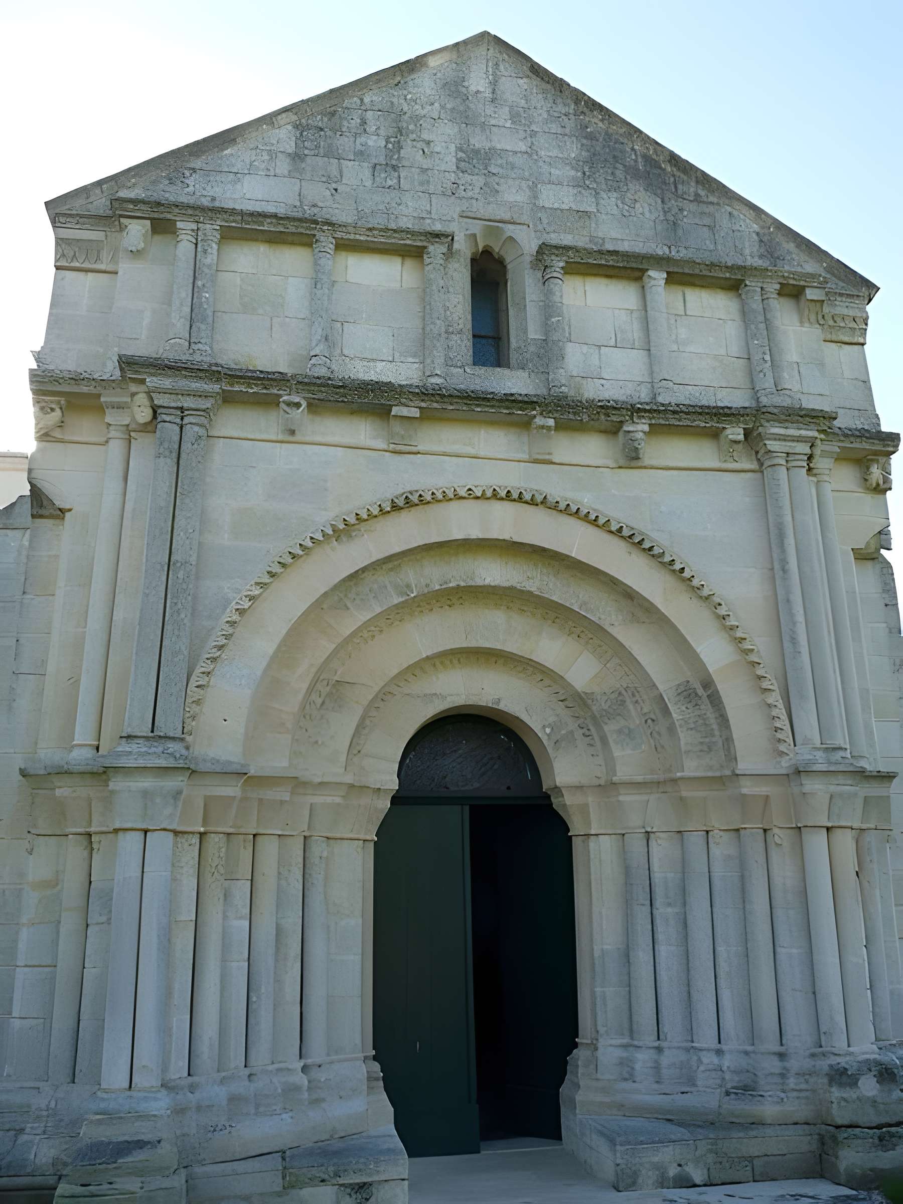 Église Saint-Saturnin de Coulonges