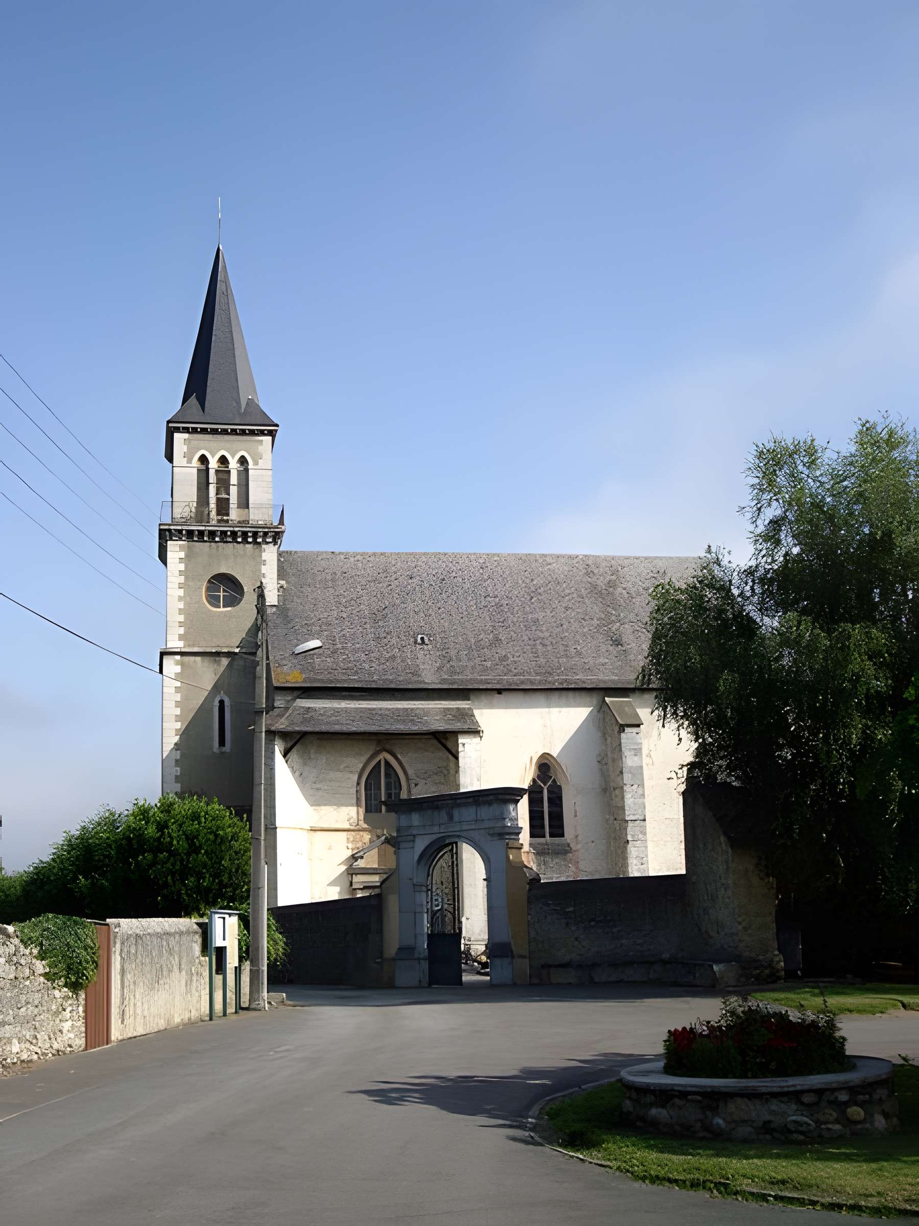 Église Saint-Saturnin de Pouzac 