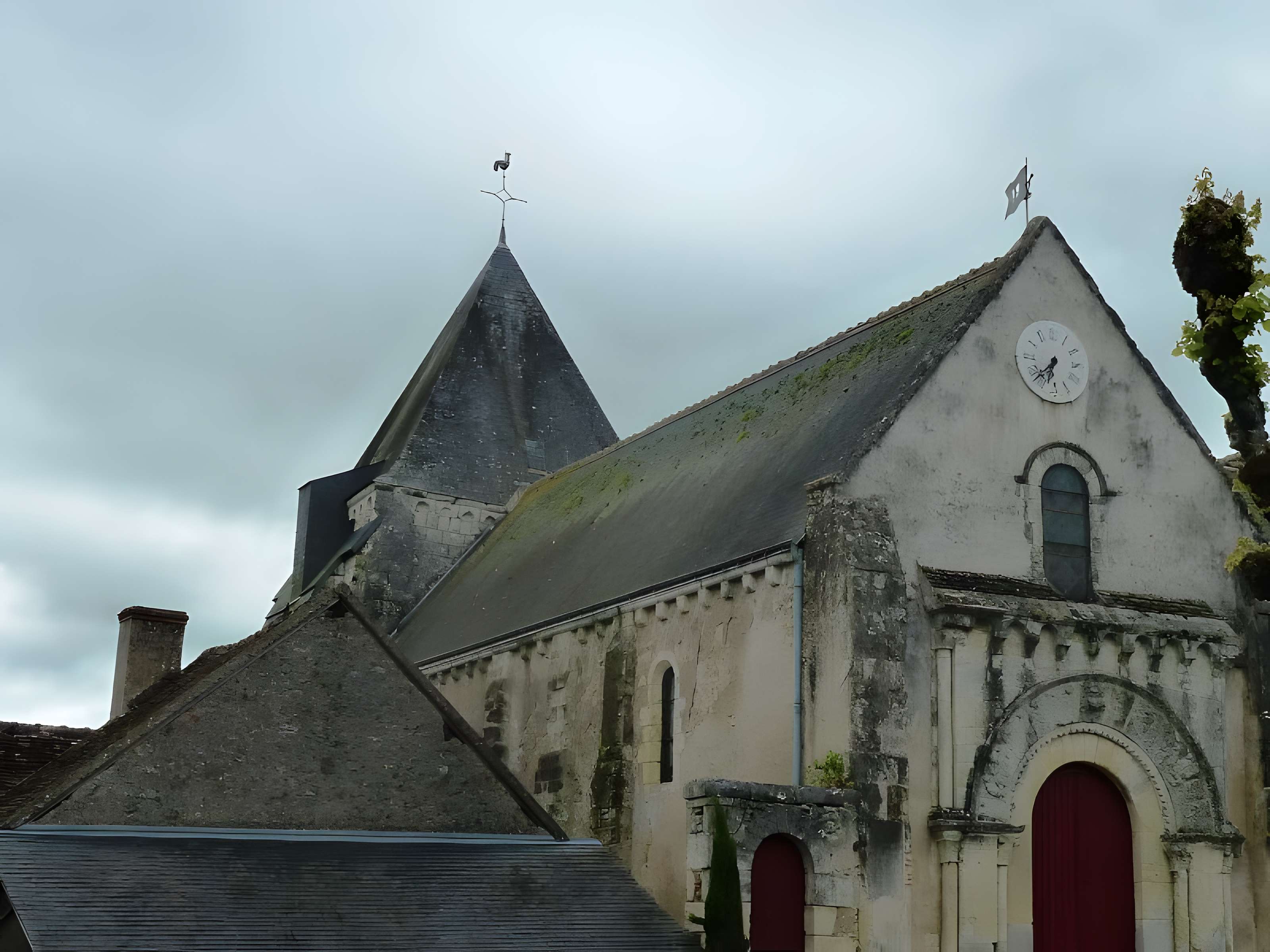 Église Saint-Saturnin de Souvigny-de-Touraine