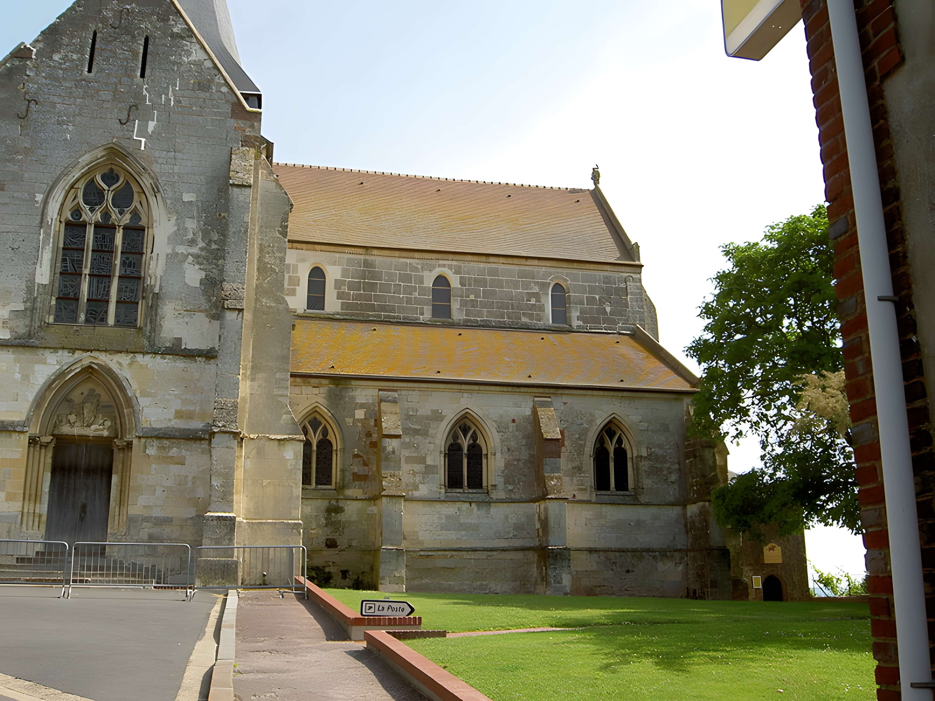Église Saint-Sauveur de Beaumont-en-Auge