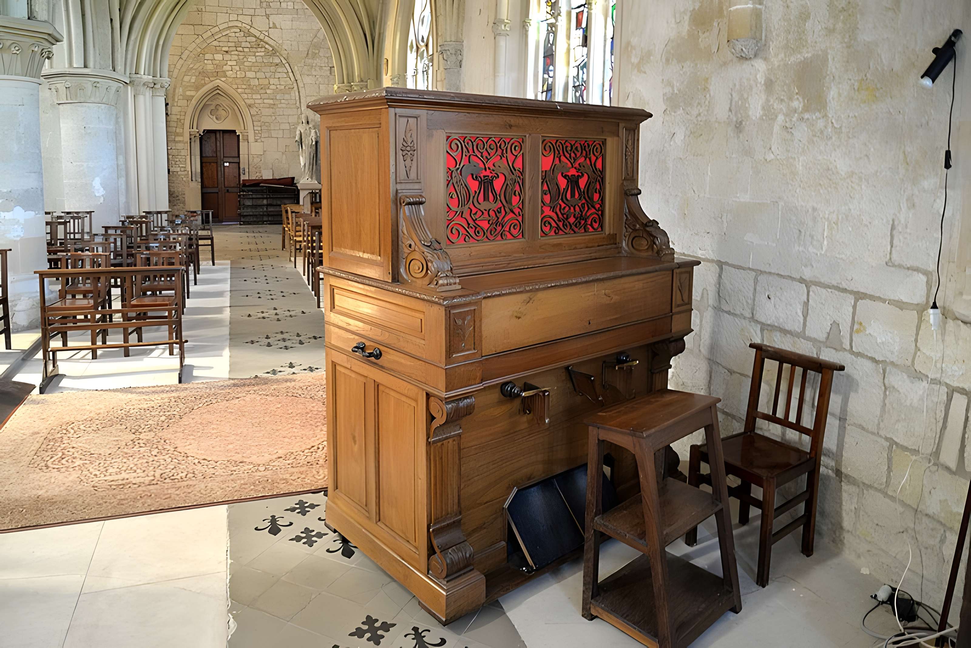 Église Saint-Sauveur de Beaumont-en-Auge