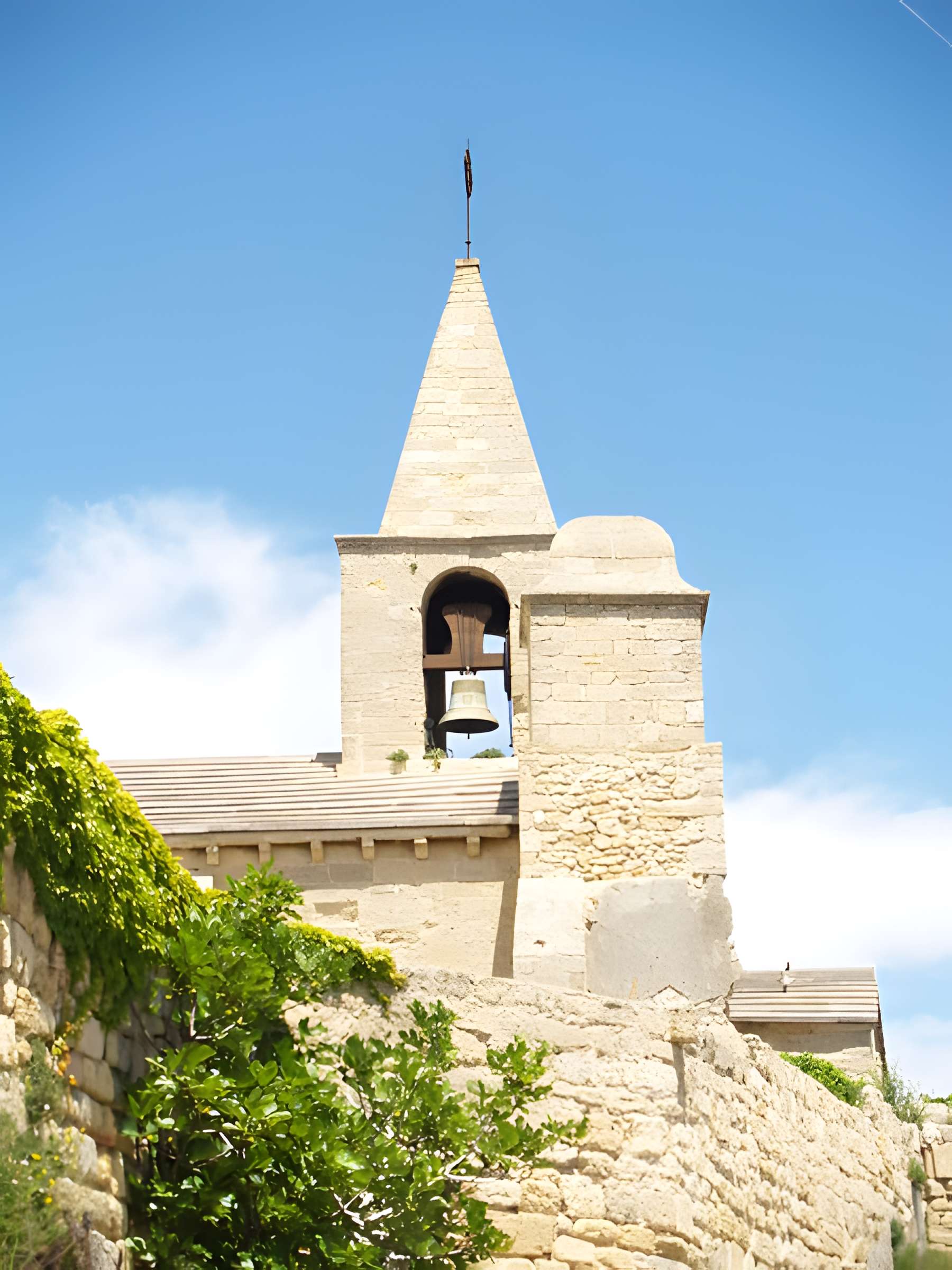 Église Saint-Sauveur de Fos-sur-Mer