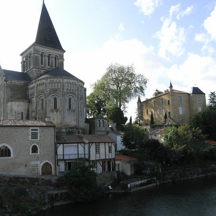 Photo de Église Saint-Sauveur de Mareuil-sur-Lay-Dissais