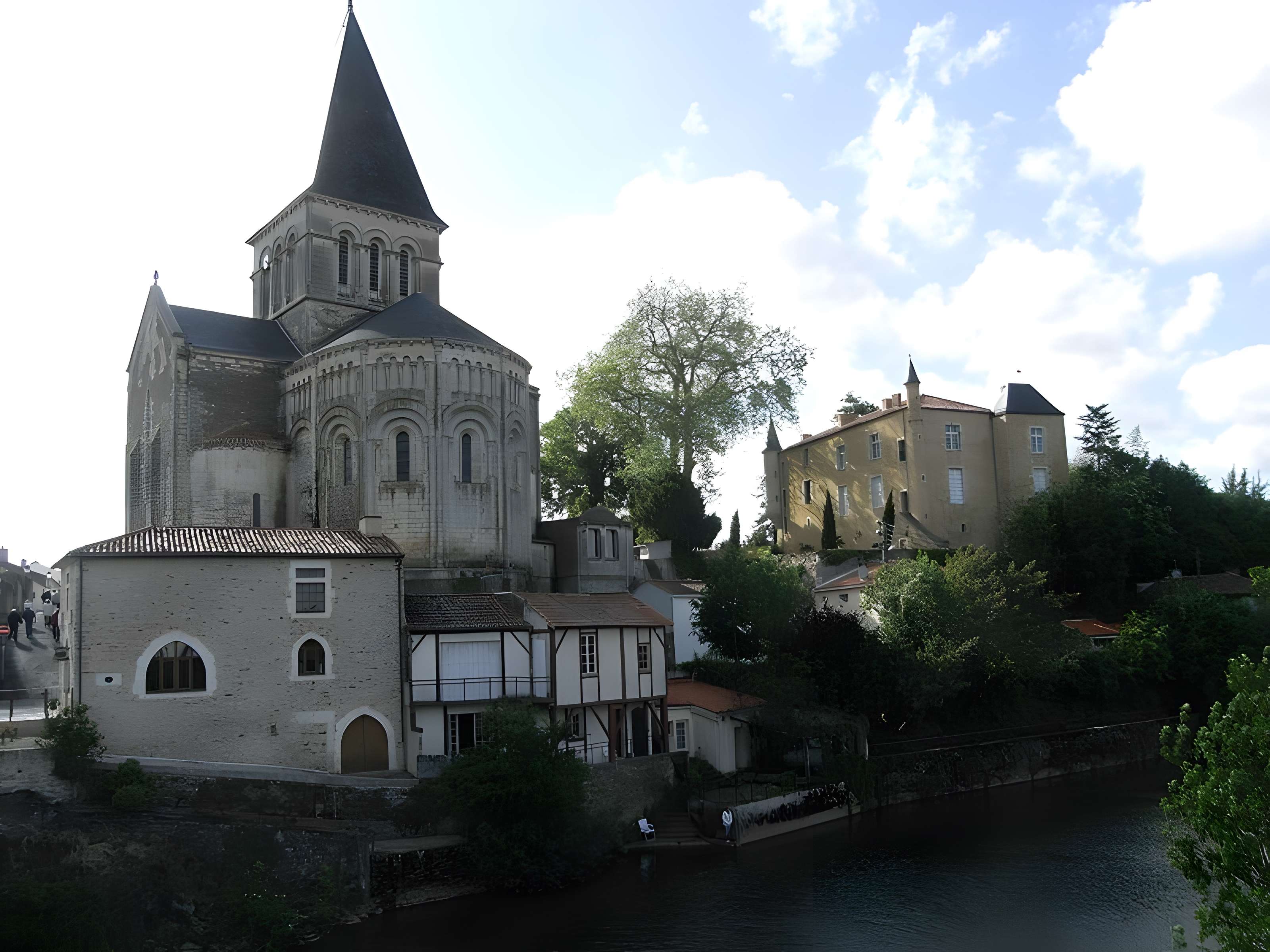 Église Saint-Sauveur de Mareuil-sur-Lay-Dissais 