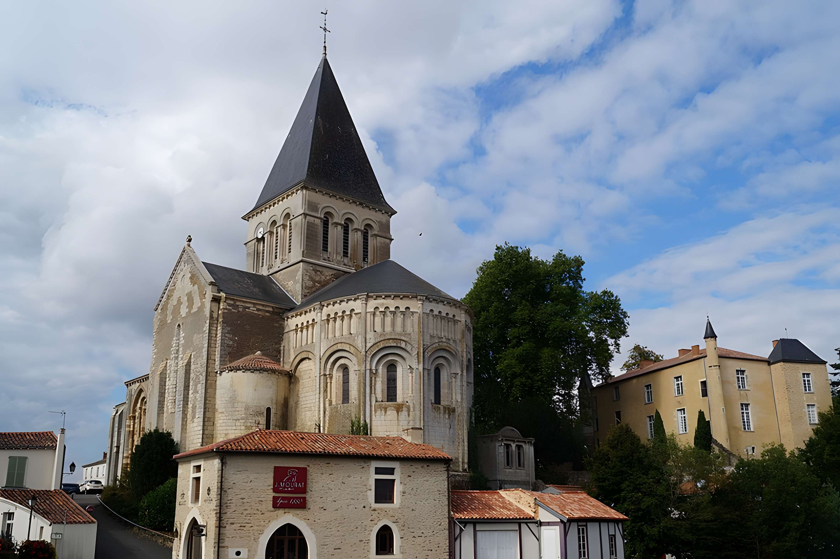 Église Saint-Sauveur de Mareuil-sur-Lay-Dissais