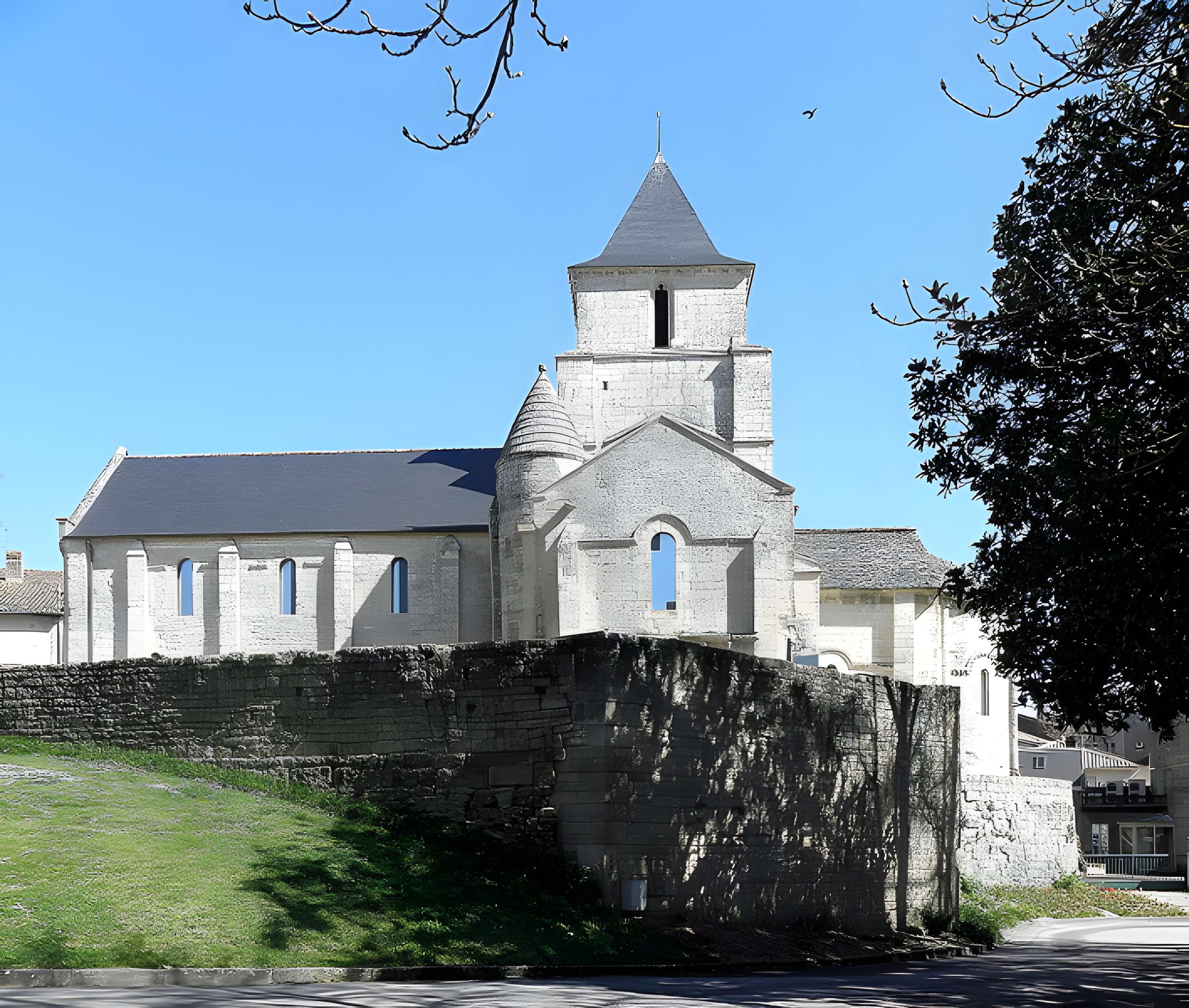 Église Saint-Savinien de Melle